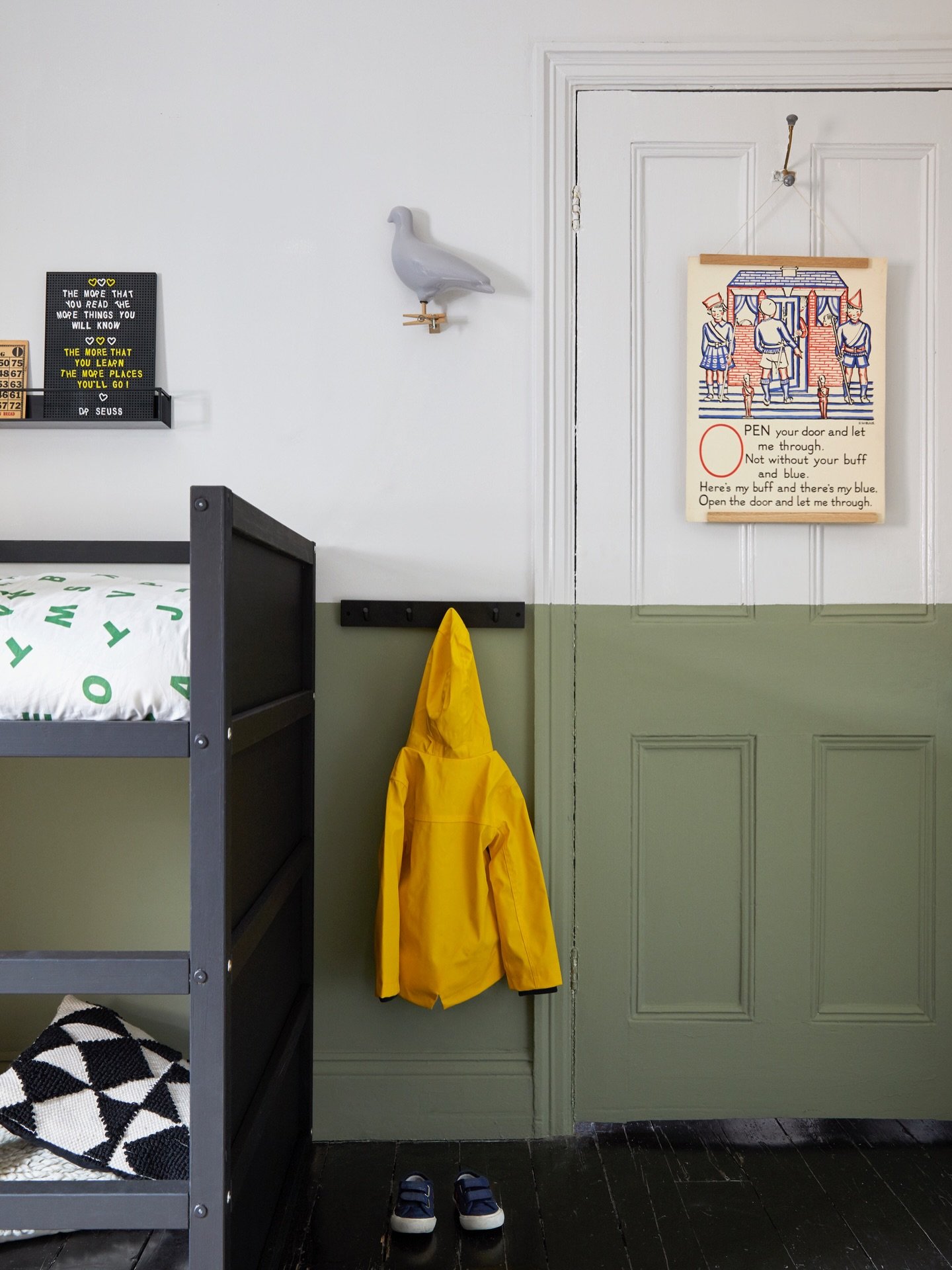 COLOUR BLOCKING allows you to introduce colour without overwhelming the space. You can create energy, contrast and personality, but still keep things feeling clean and structured. Considered, but still playful.
Aesthetically, it speaks for itself. A 