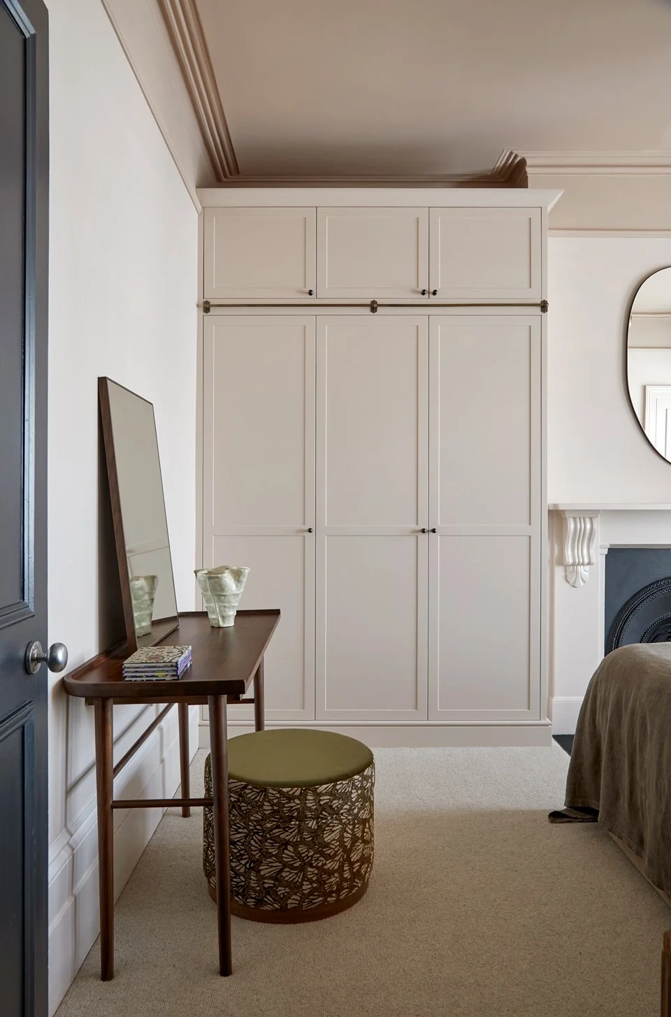 Relaxing principal bedroom design with a serene atmosphere in London.