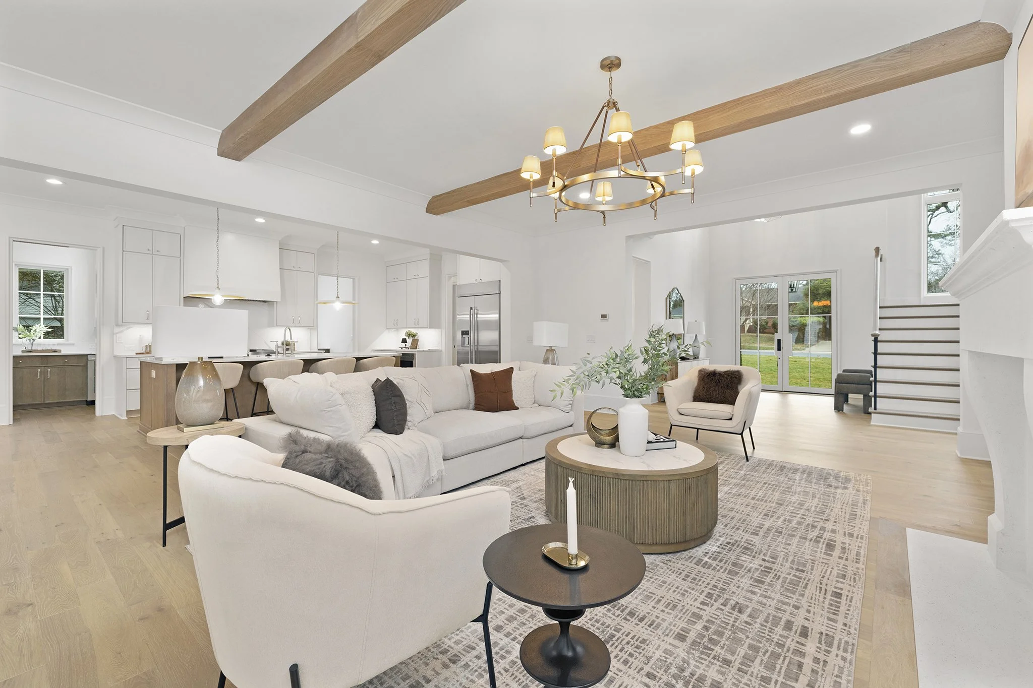 1239 Paddock Living 2.jpg
