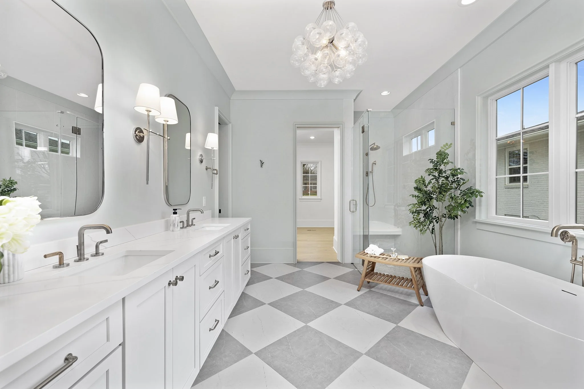 1239 Paddock Bath 1.jpg