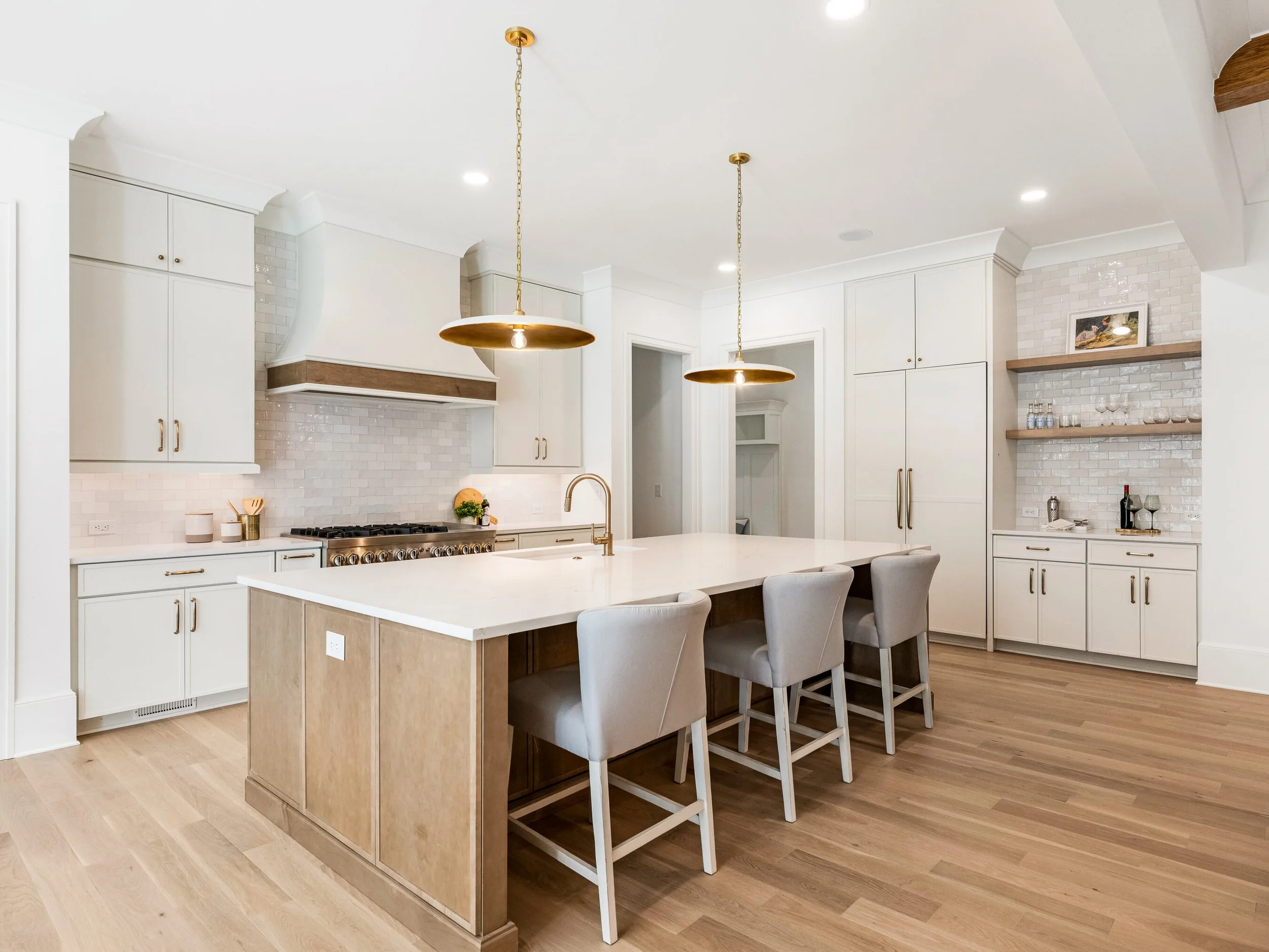 1511 Cavendish Kitchen.jpg
