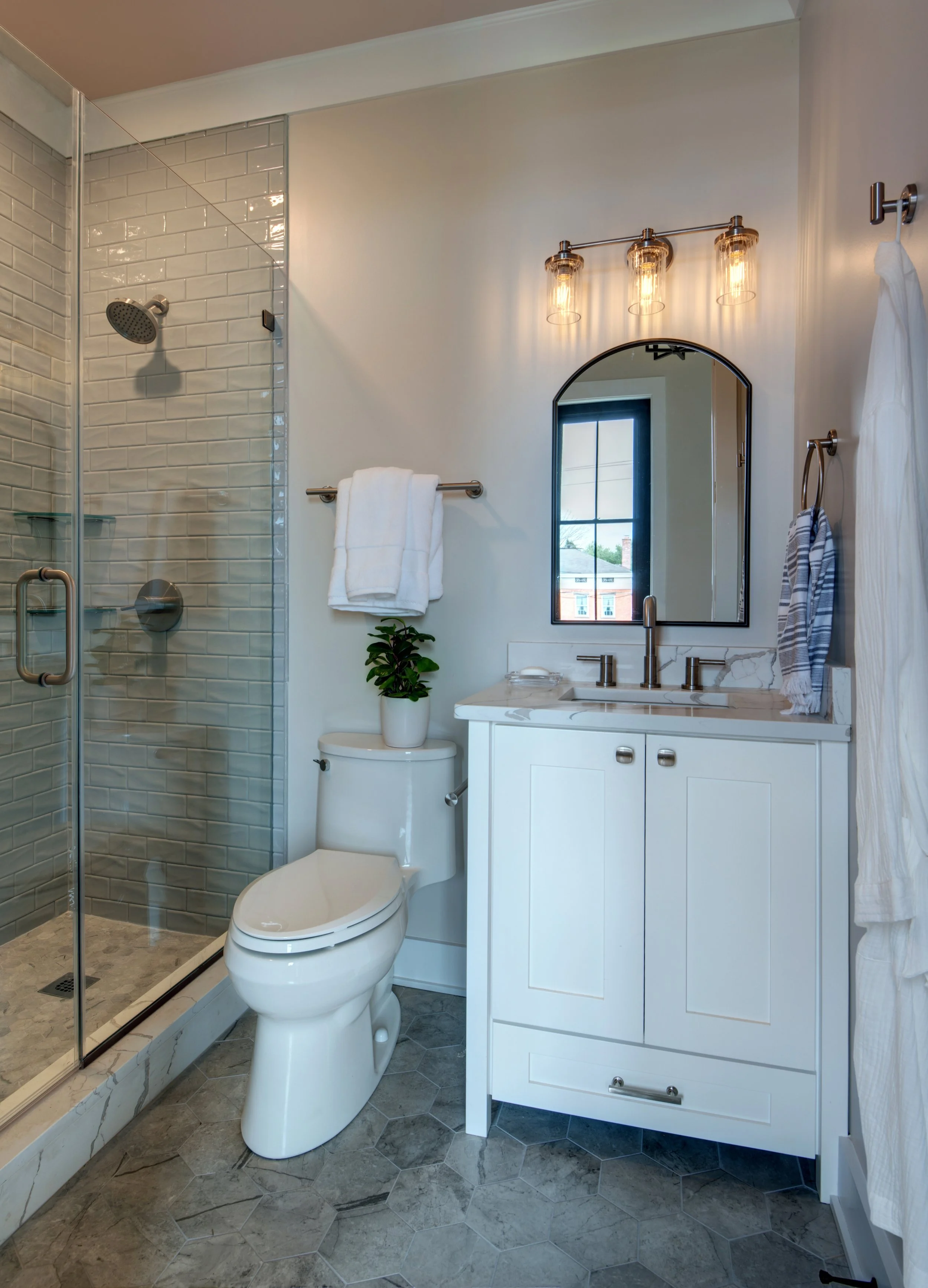 11 Bathroom 2.jpg