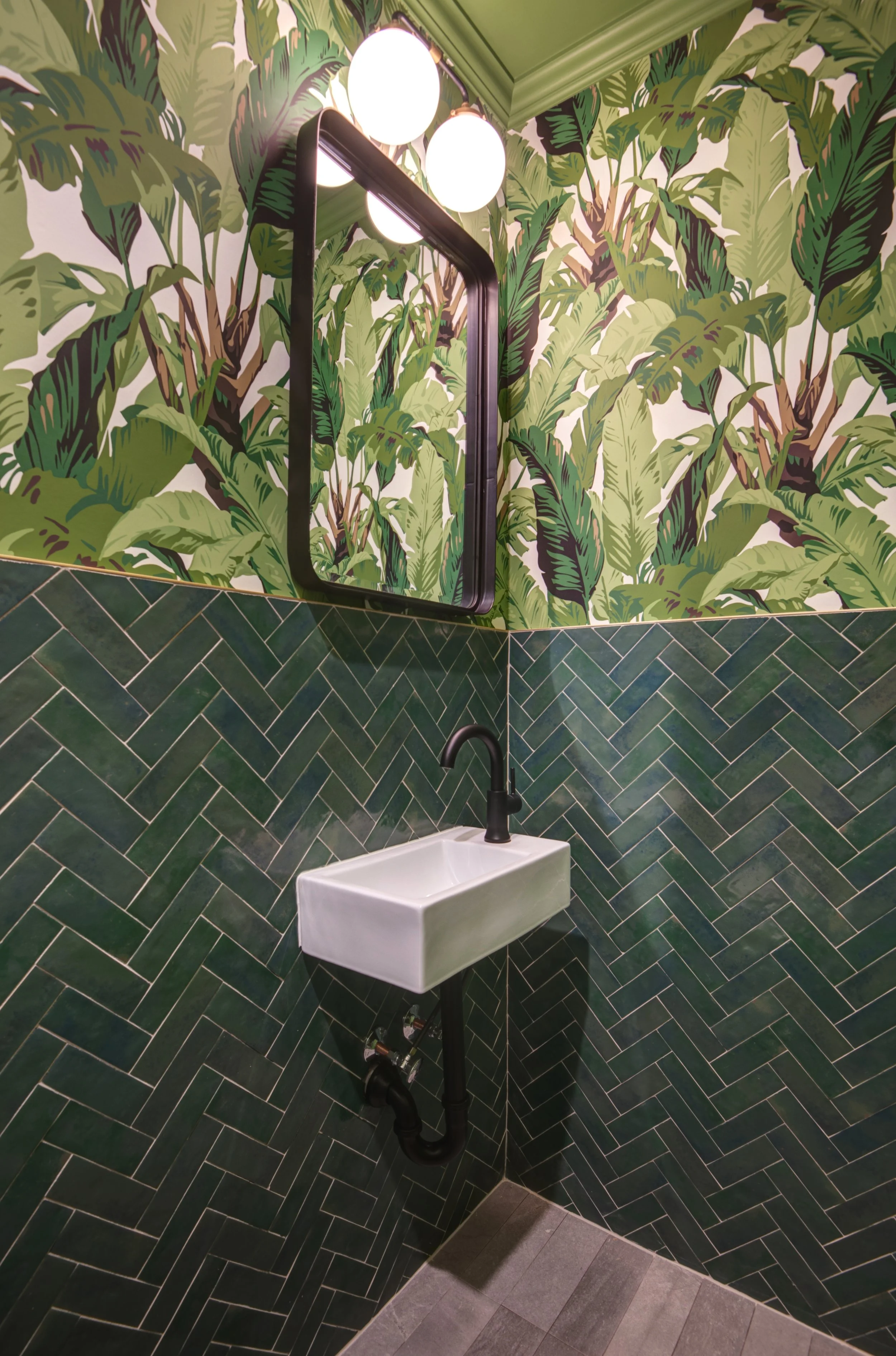Bathroom 3.jpeg