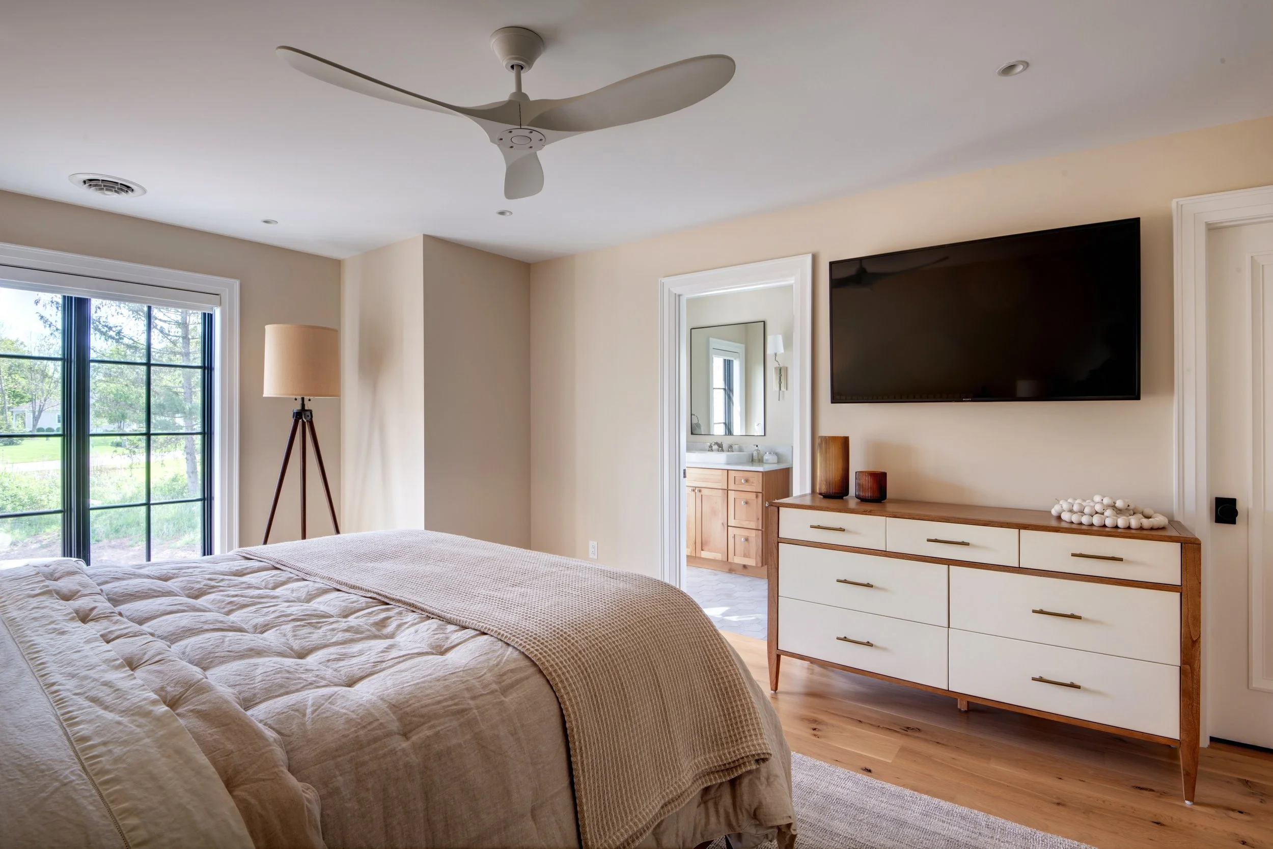 Bedroom 1b.jpeg