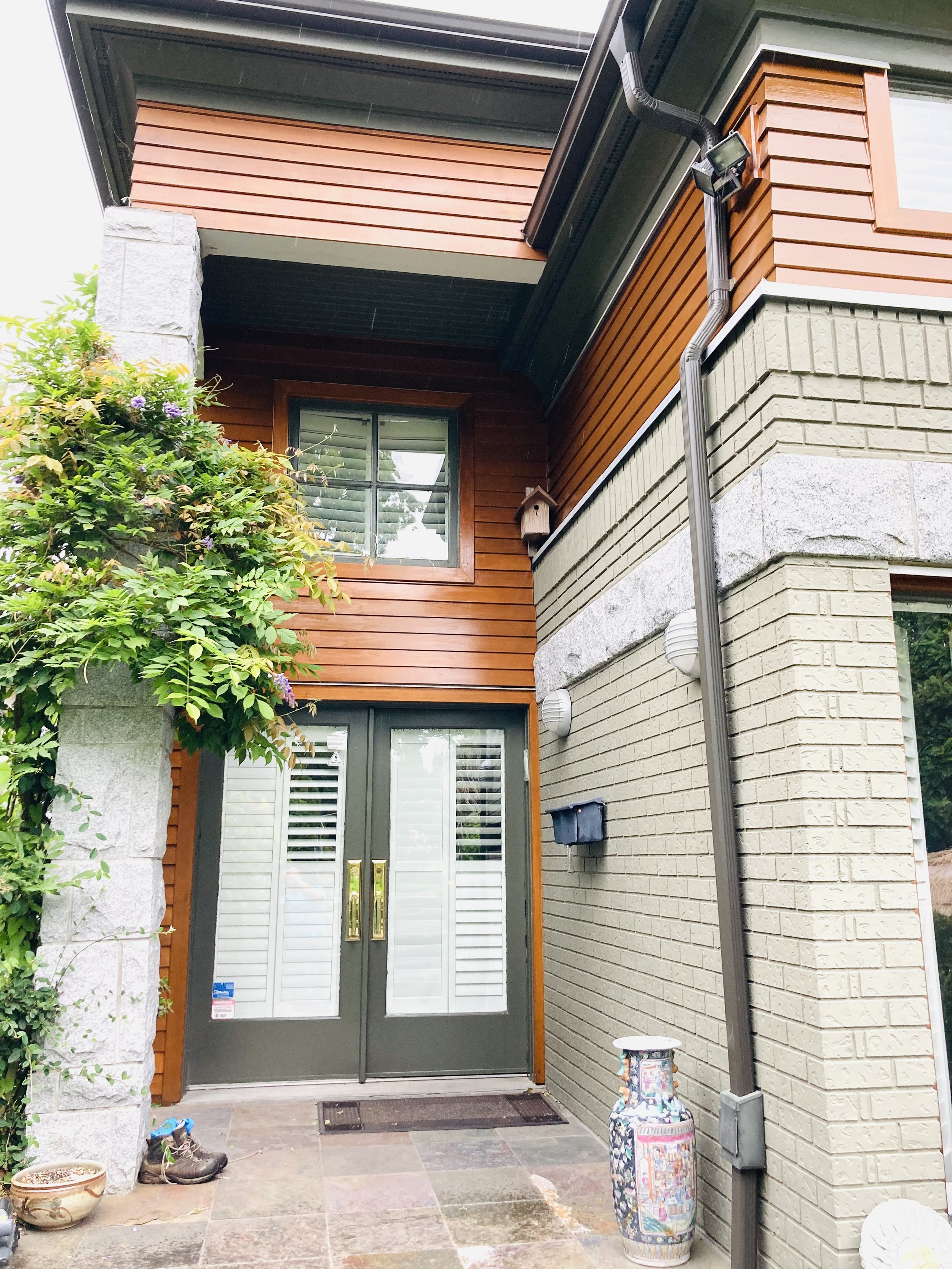 Stained Siding & Brick - West Point Grey