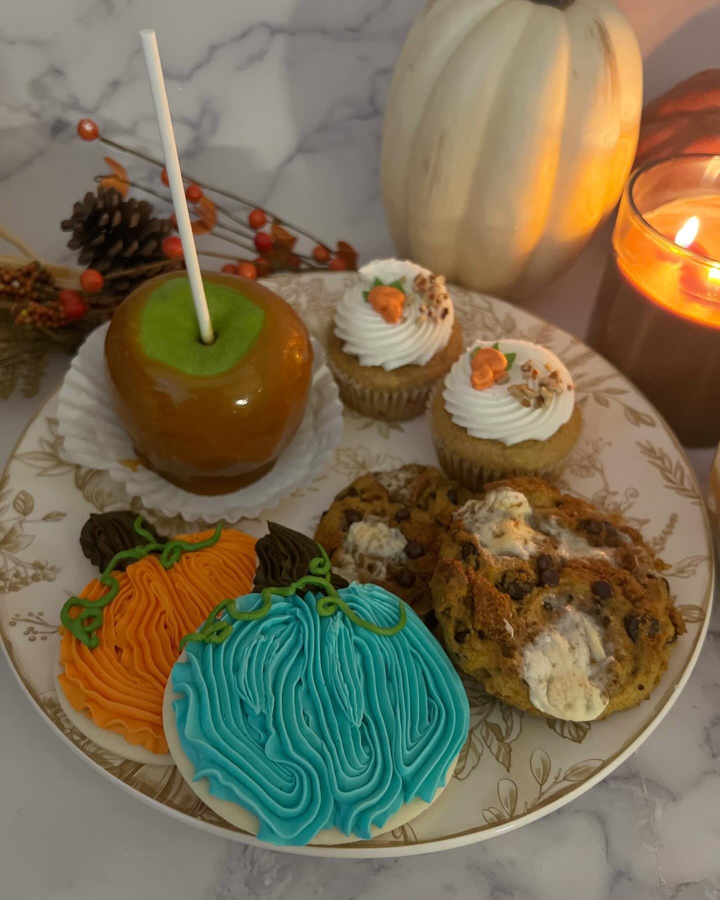 🍂🍁Spontaneous Fall Box 🍁🍂 Please read the full post for full box details, including allergen statements, what&rsquo;s included in the box, and what date this box will be available for pickup or delivery 🩵

ONLY AVAILABLE ON SEPTEMBER 28TH

**All
