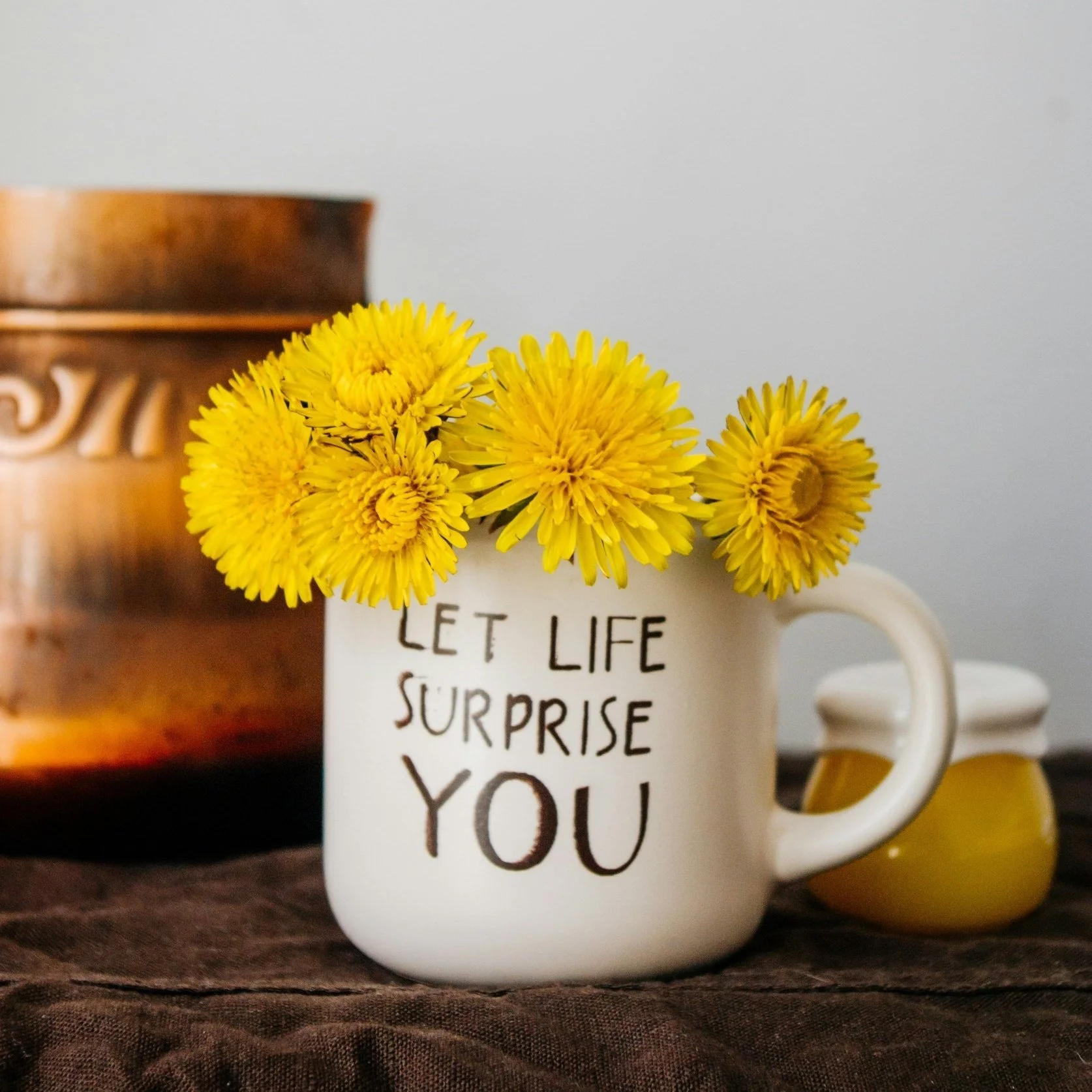 The 2 Mindsets Key to Happy Life + Travel Overseas