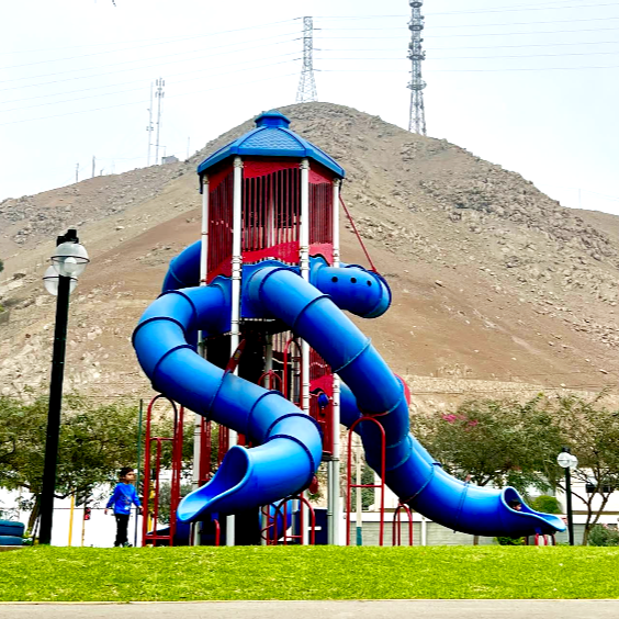 Lima, Peru with Kids: The Best Playgrounds + Parks in La Molina