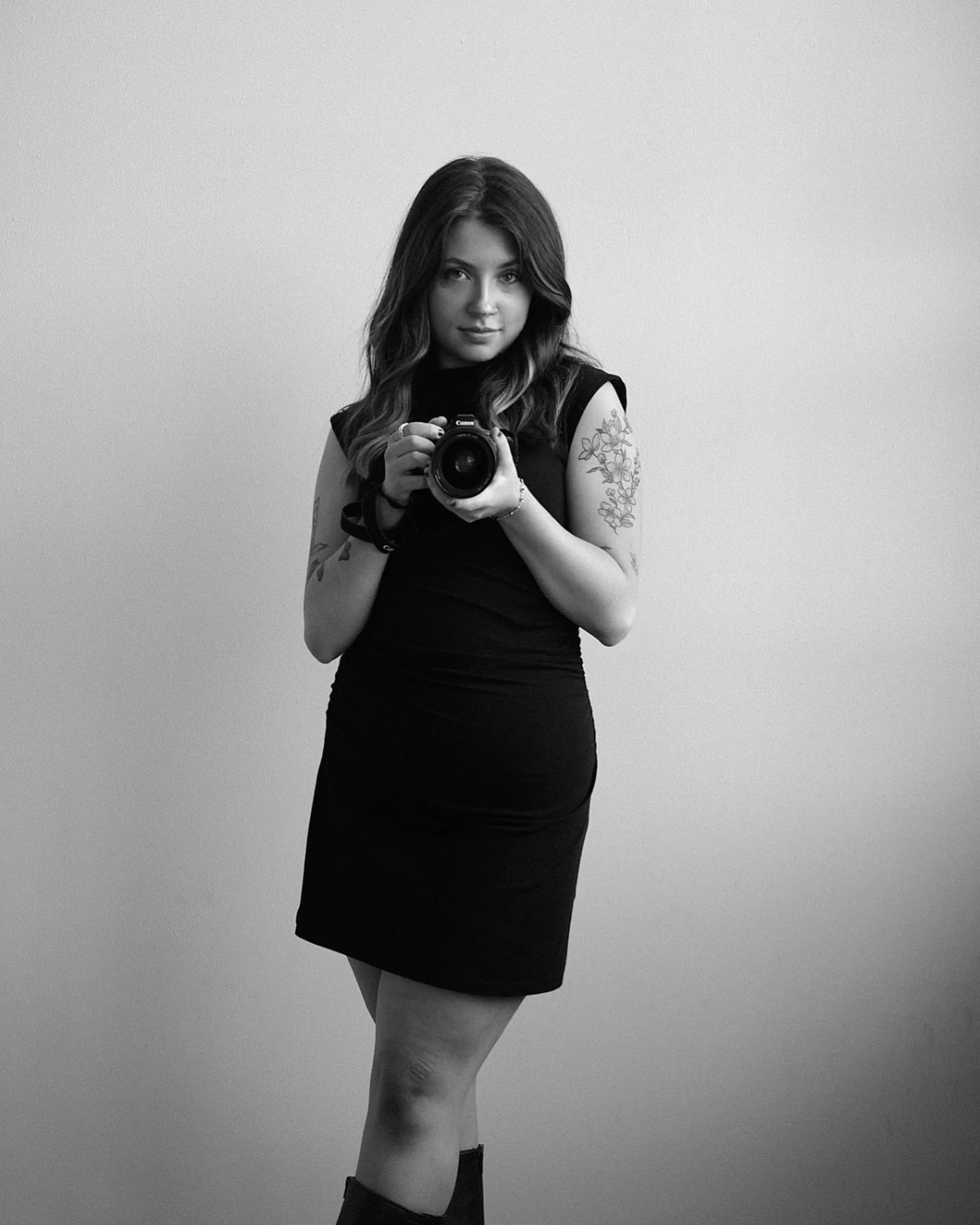 Meet the photographer for your next event!

Hi! Welcome to my page. My name is Ava Kellner Pence, the face behind Kellner Media. 

At little bit about me, I am nineteen years old and from Memphis, Tennessee. I have a passion for Jesus, music, and any
