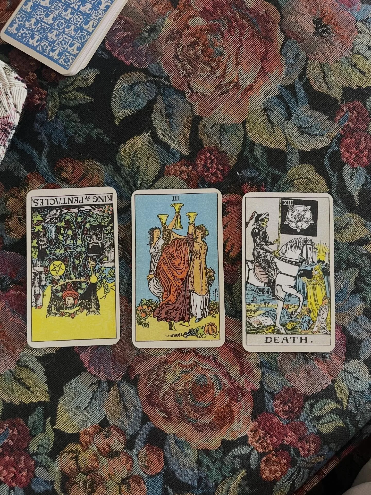 three cards until the deck runs dry - i pulled these a couple days ago but couldn&rsquo;t be arsed to write until today.

hm.

king of pentacles reversed - i don&rsquo;t know this guy too well, but upright i like his style. reversed he&rsquo;s all th