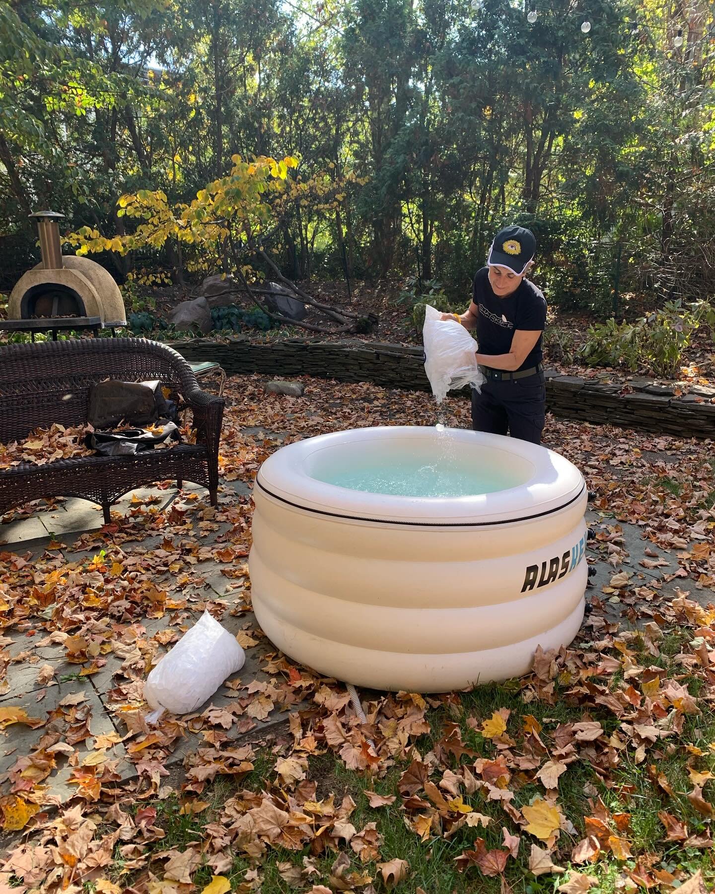 Yesterday was a beautiful day for Wim Hof workshops!! The sun was shining, the leaves were falling and the people were plunging!! Couldn&rsquo;t join yesterday? Check out my website www.laurenteller.com to learn more about upcoming workshops! 

#wimh