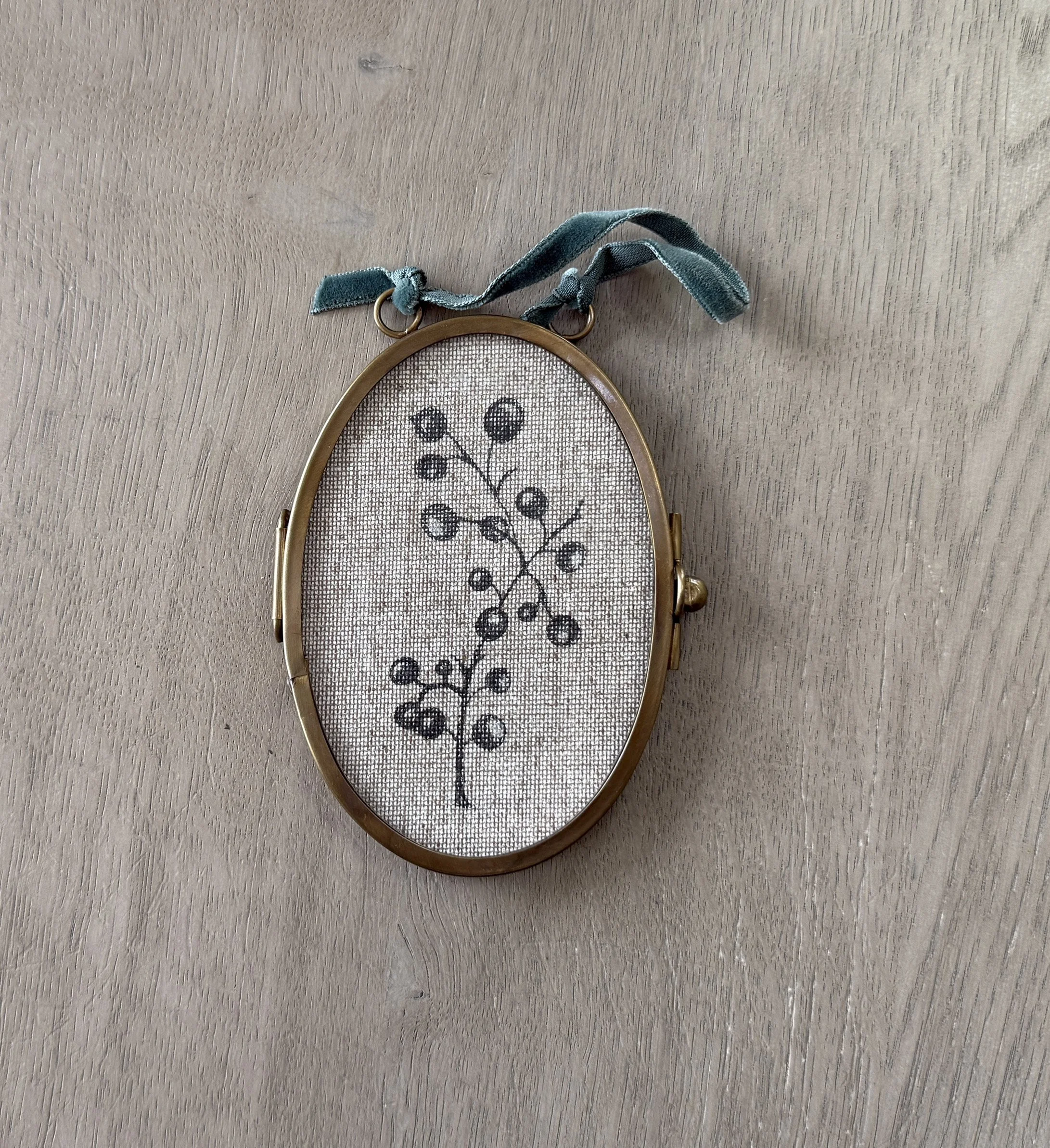 Vintage Glass Frame Ornament 2