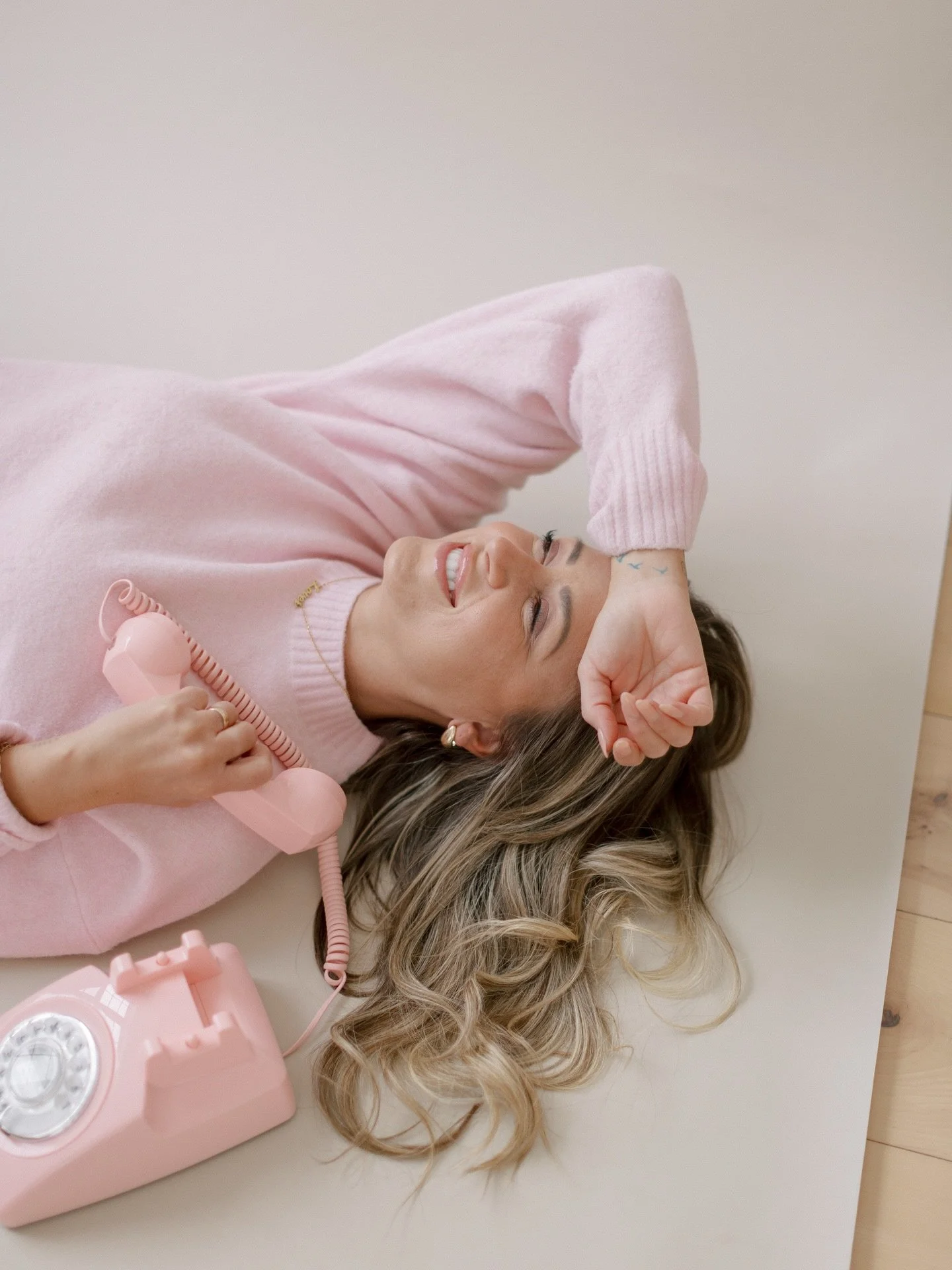 Valentine&rsquo;s vibes in the studio with the uber beautiful @fallonfarinacci 💖✨💗🎀💋

📸 @kstewartphotography