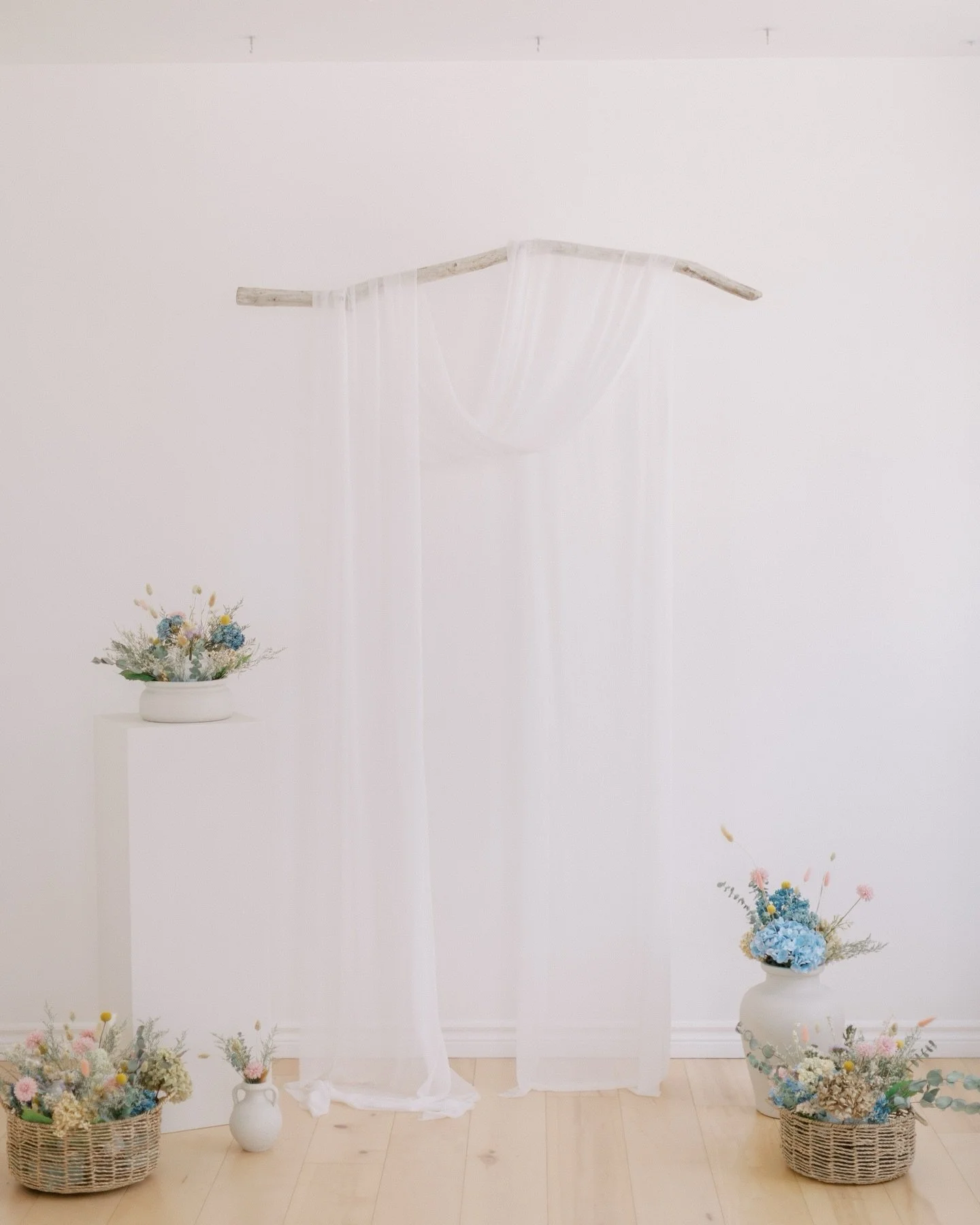 It&rsquo;s finally here 🌸

Our spring set is ready, inspired by the soft, natural beauty of spring &mdash; think wild, field-picked florals, whimsical draping, and an organic, effortless feel. Pops of blush, soft yellow, creamy whites, and gentle bl