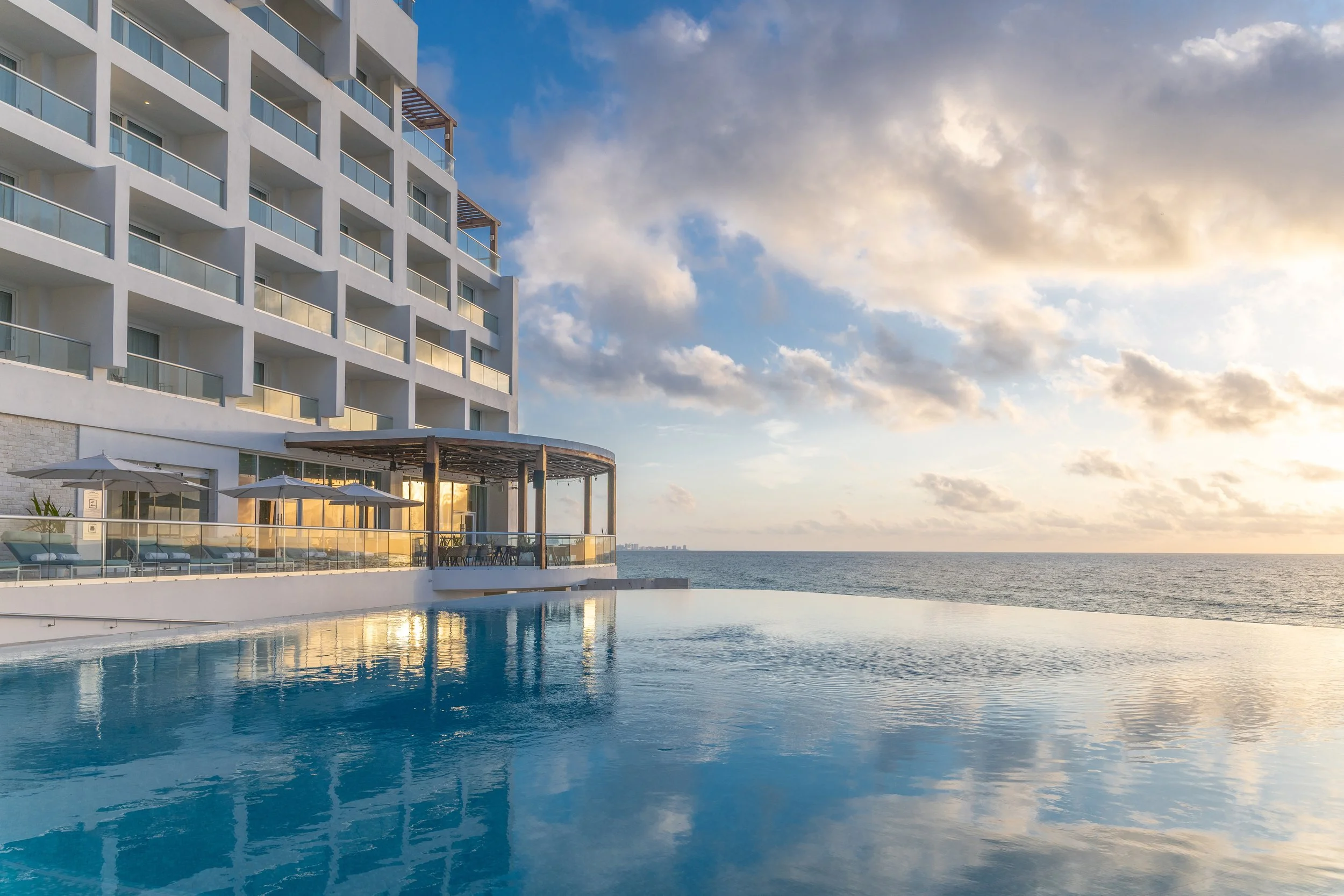 SP_Arch_Main Pool_01.jpg