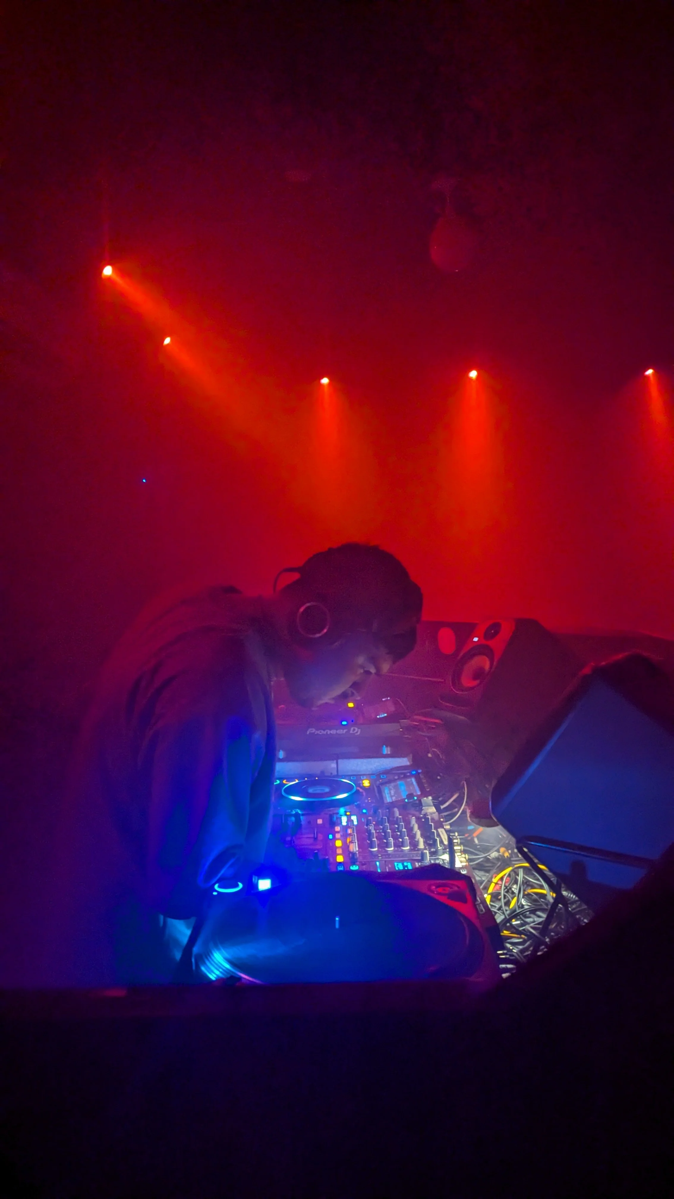 Oso Feo_DJ_club.jpg