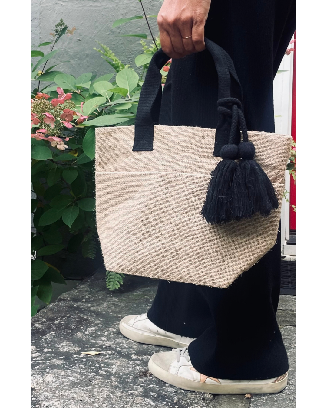 Jute Bag - carried.png