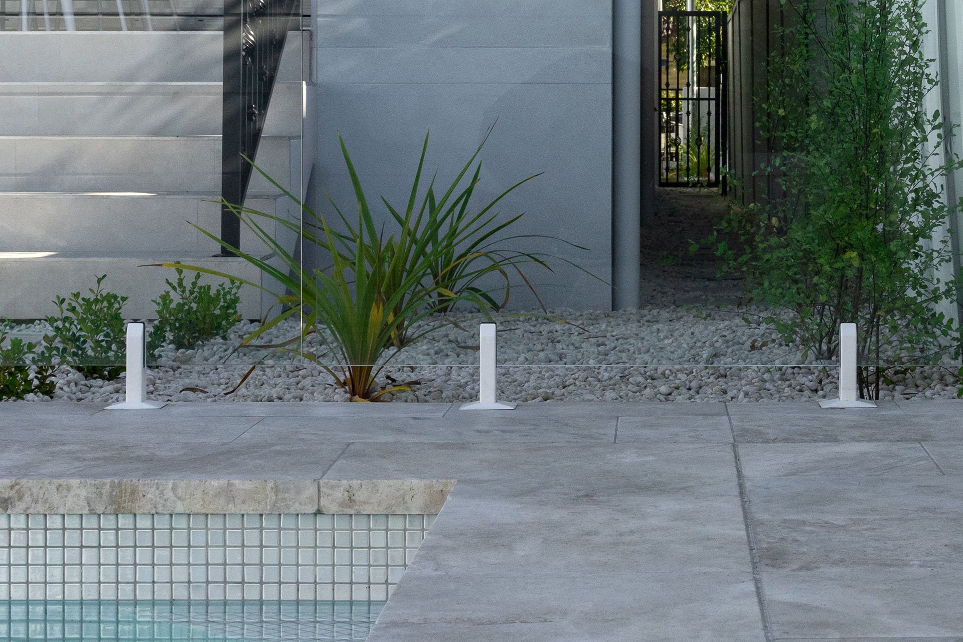 Slimline-Spigot_pearl-white-pool.jpg