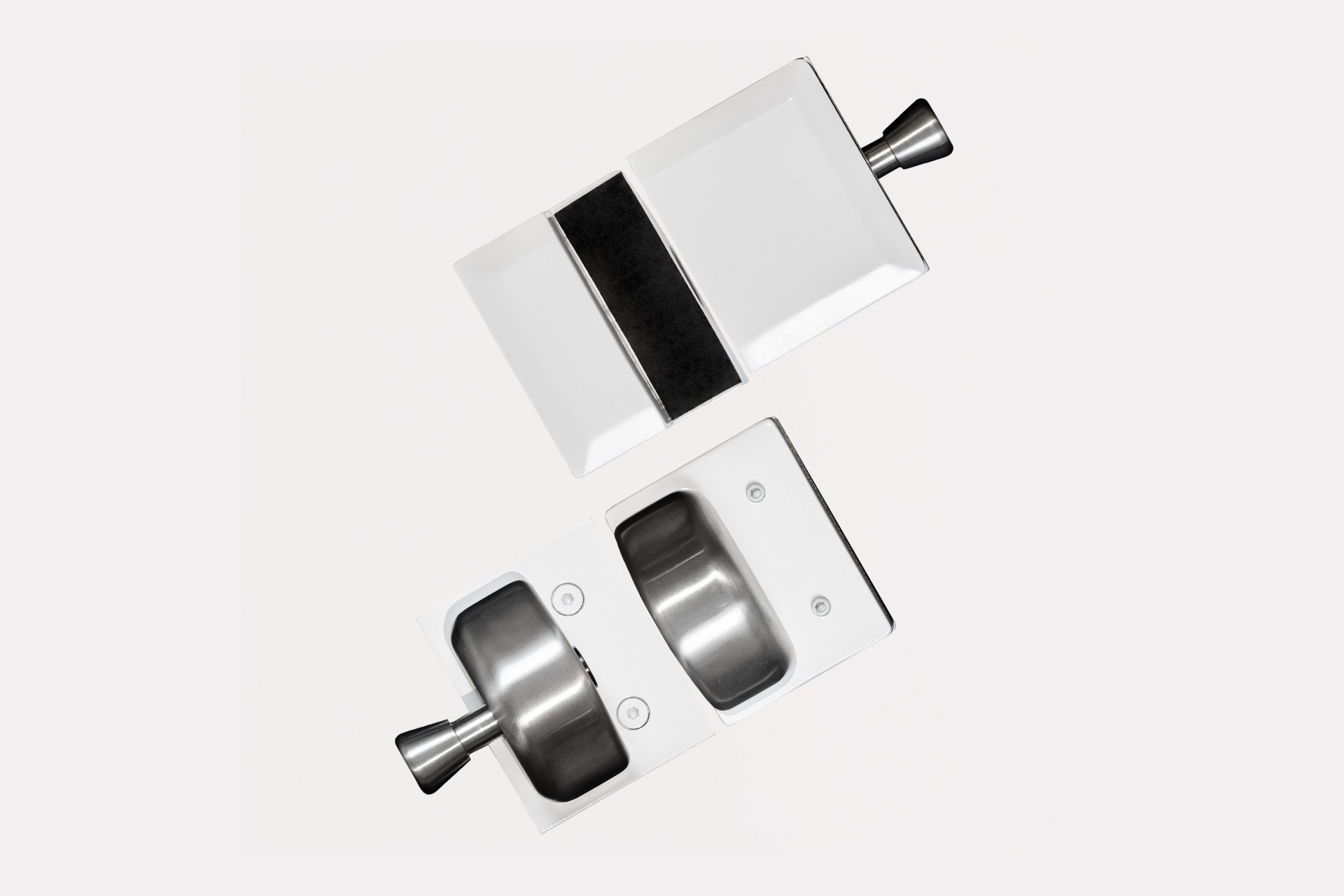 Latch_pearlwhite2.jpg