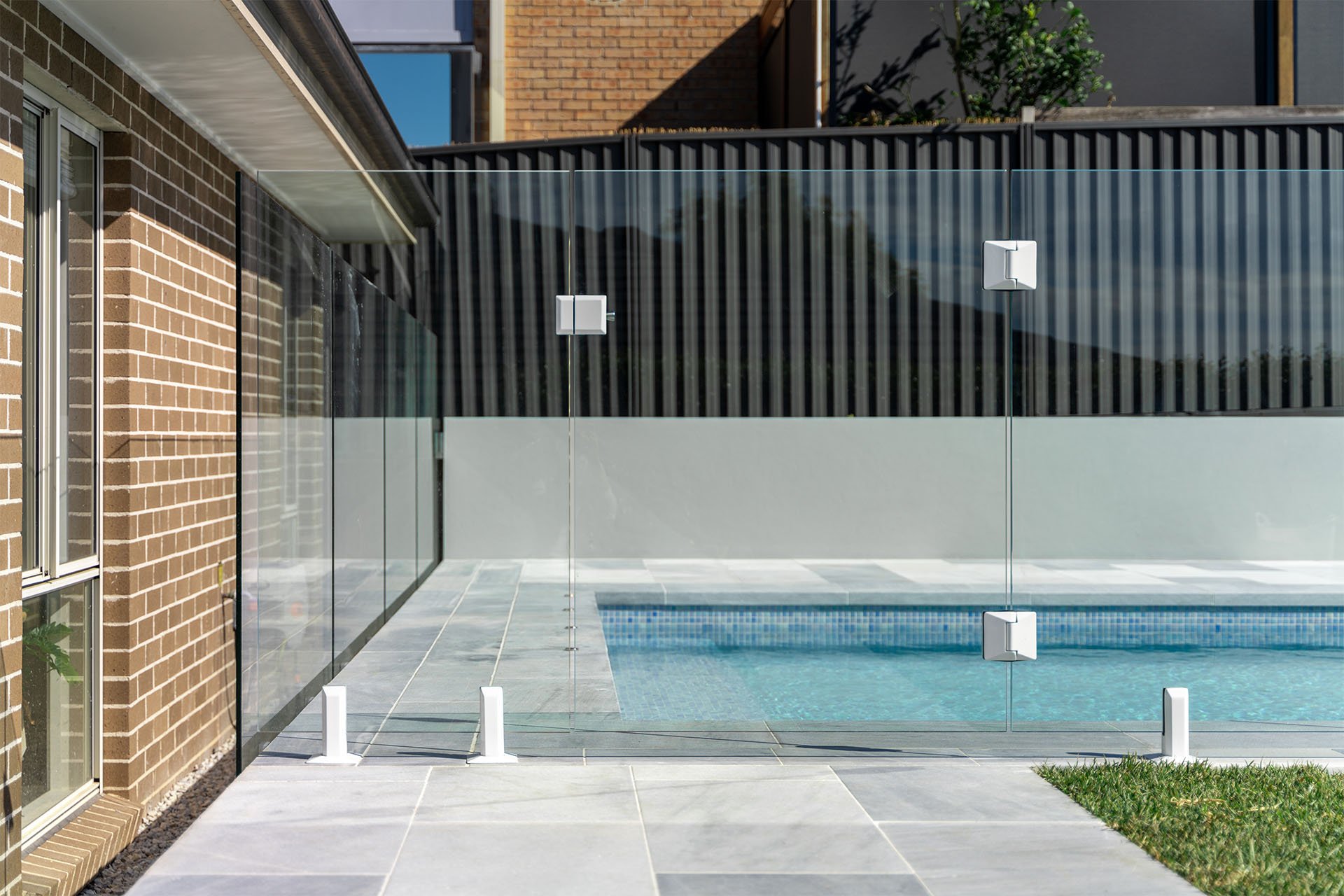 Latch_pearlwhite_pool2.jpg