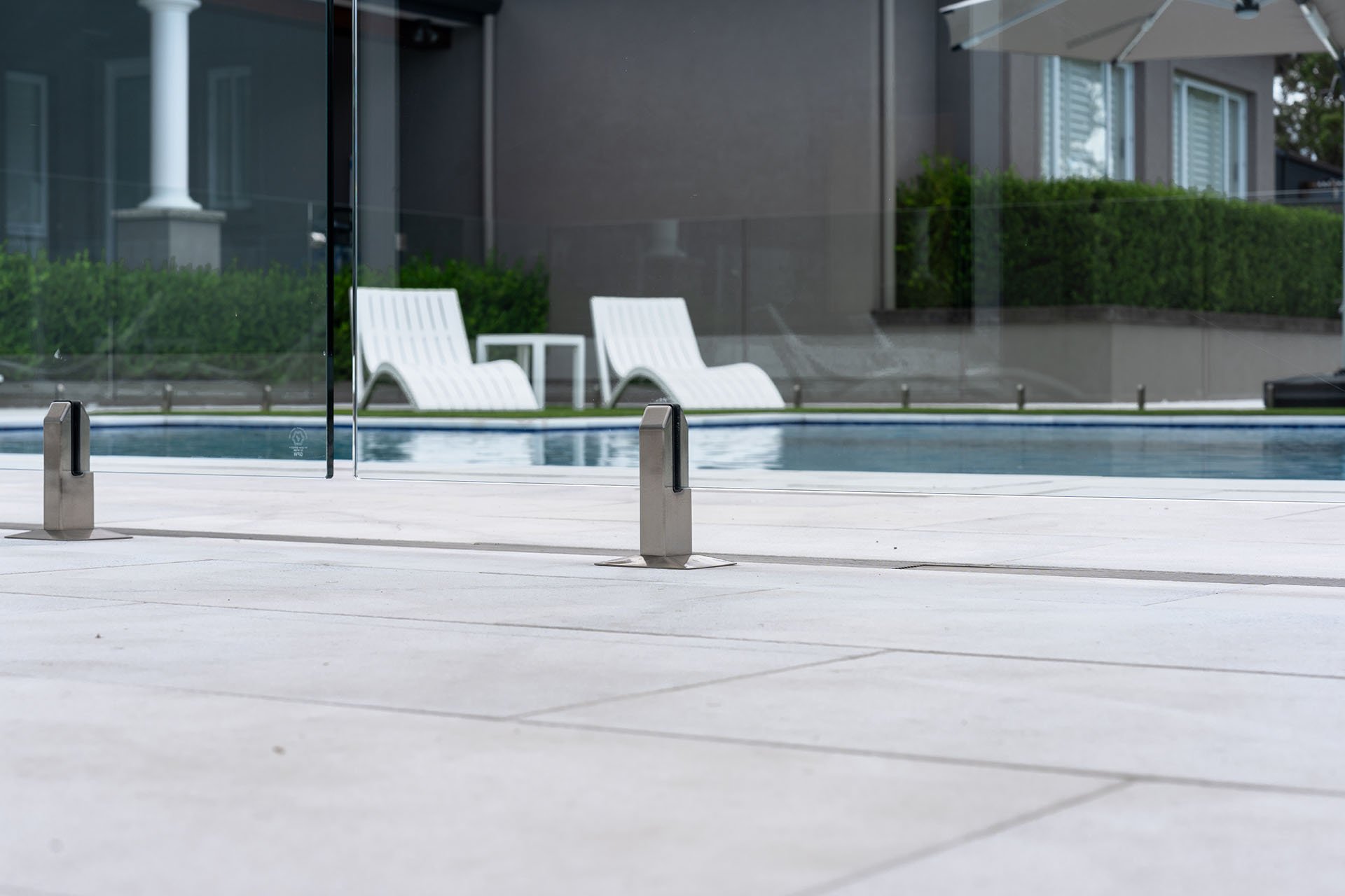 Slimline-Spigot_satin_pool.jpg