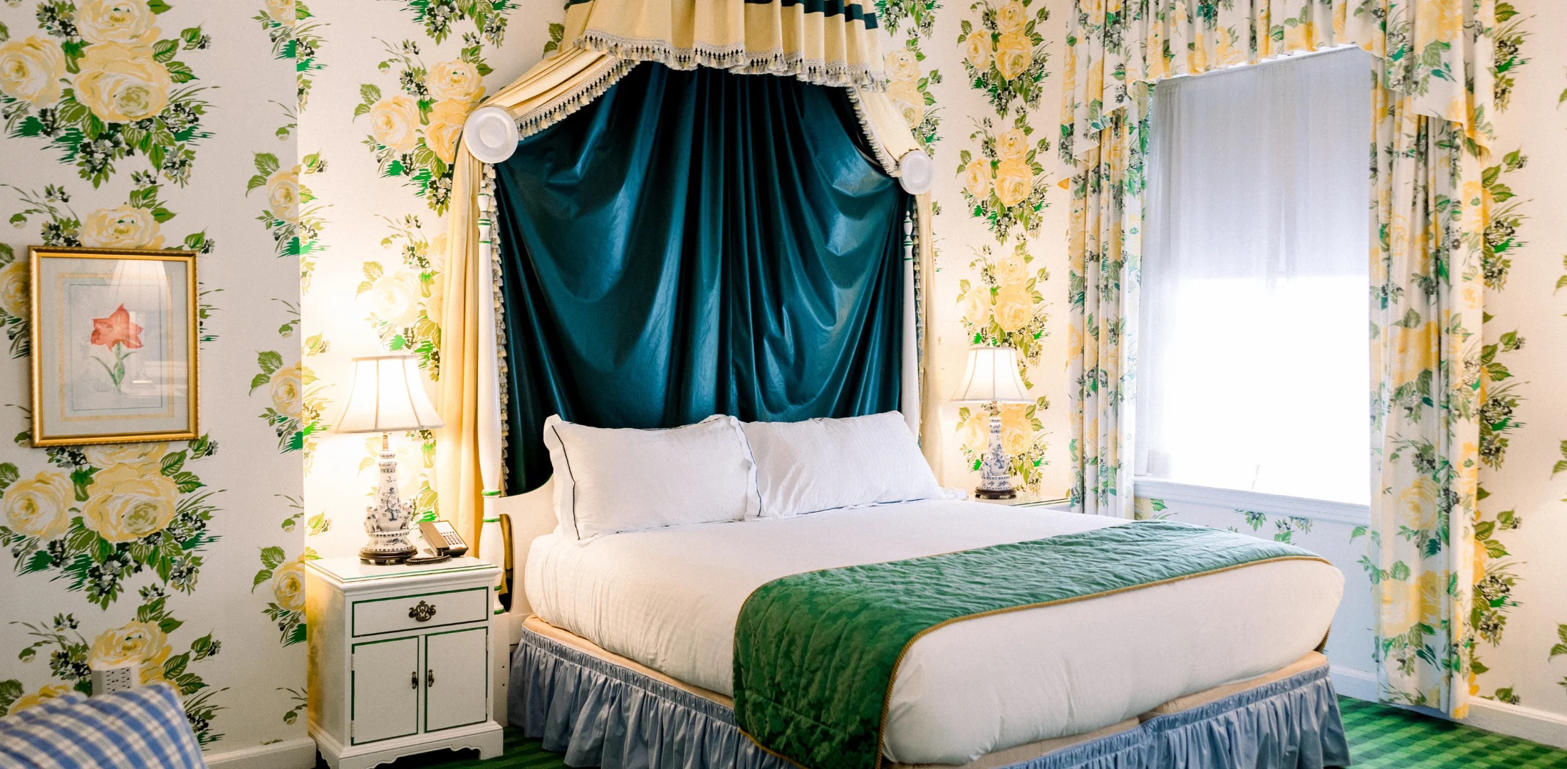 Greenbrier Presidential Suite-18.png