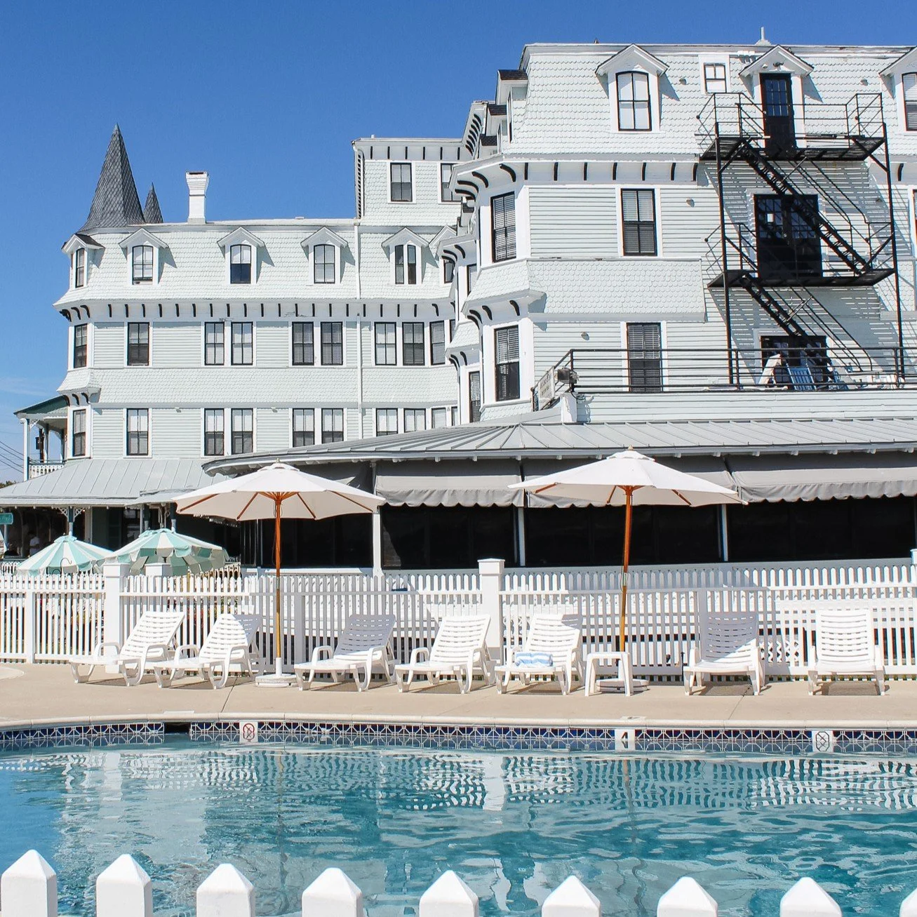 inn of cape may pool.jpg