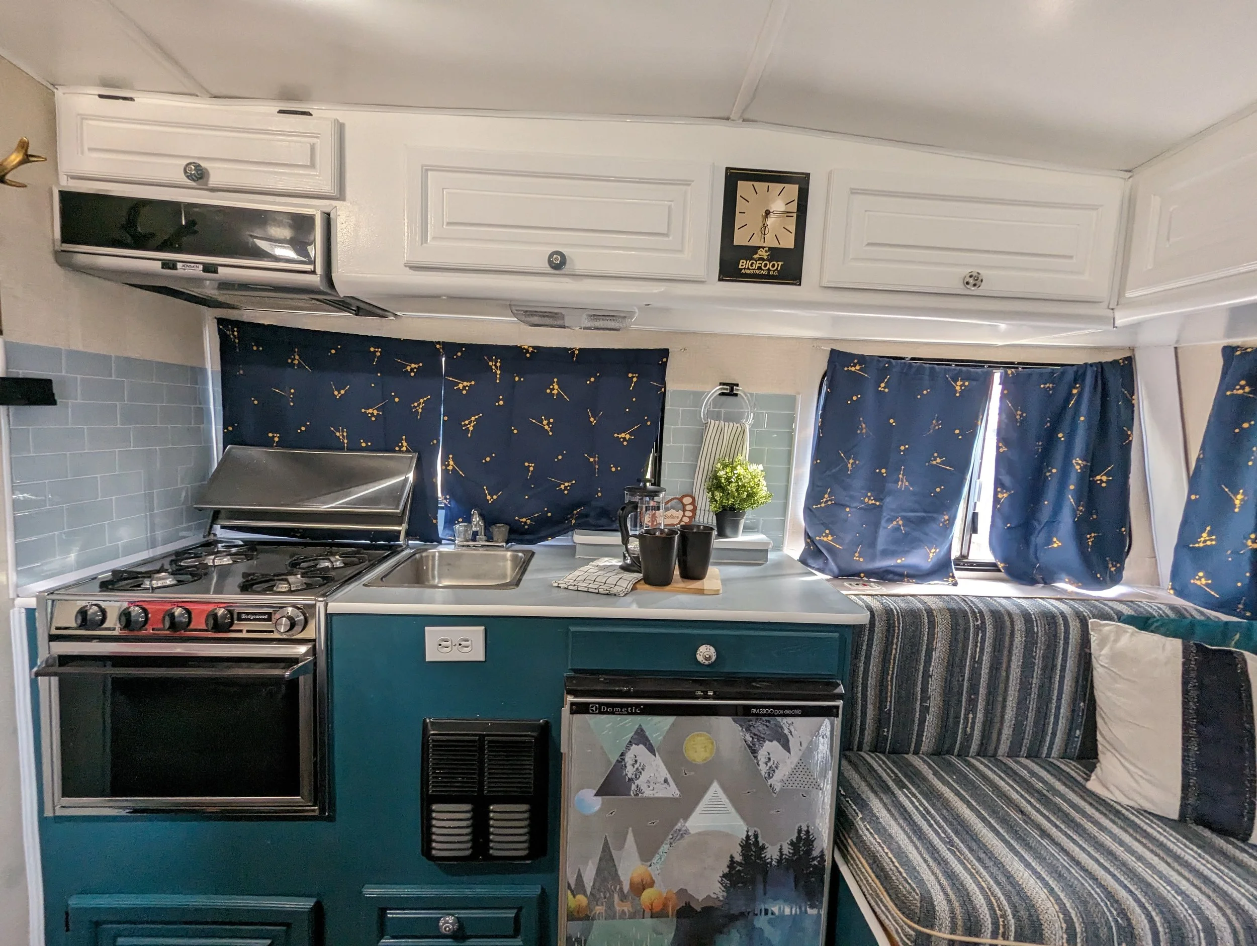 Propane fridge, oven and stovetop