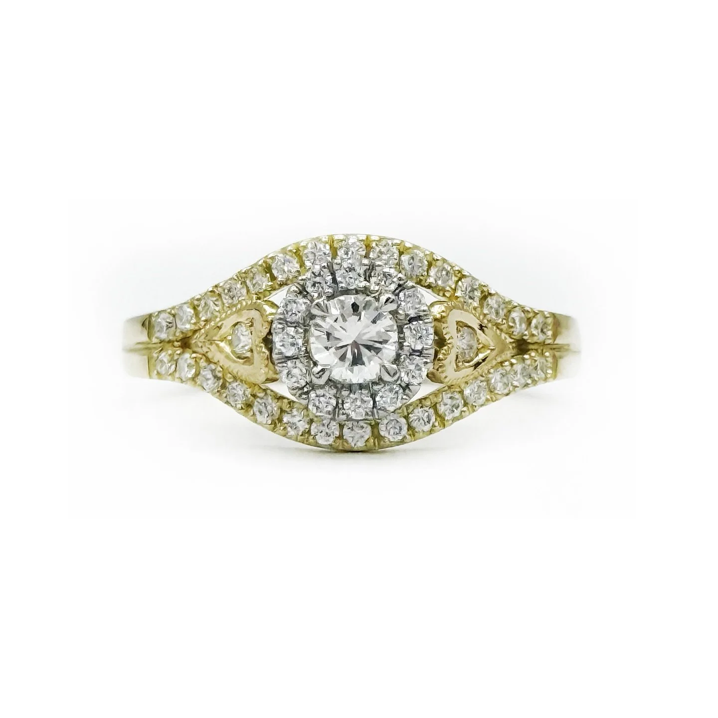 A stunning custom-made ring created with round brilliant cut diamonds in solid 18ct yellow gold and platinum.

Get in touch for any custom-made requests @melinajewellery_ 

#jeweller #designer #designerjeweller #setter #diamondsetting #bespokejewelle