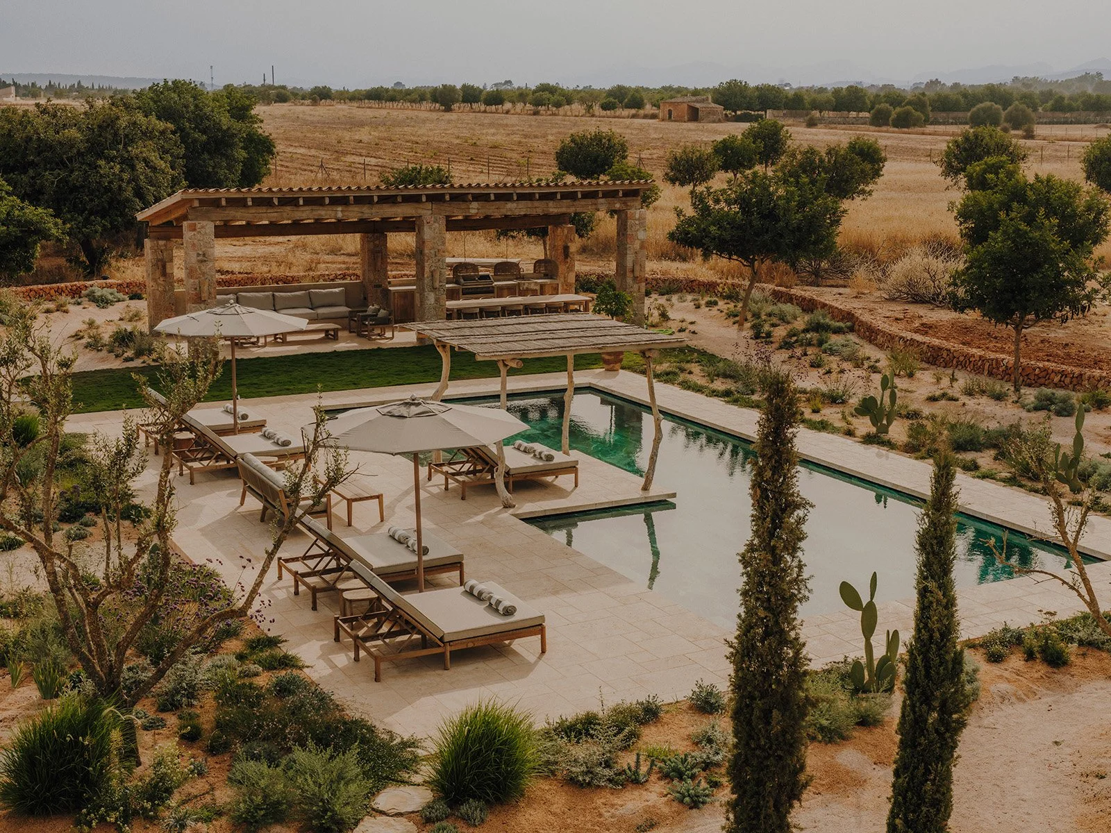 sa-magrana-simon-escapes-luxury-pool-binissalem-mallorca.jpg