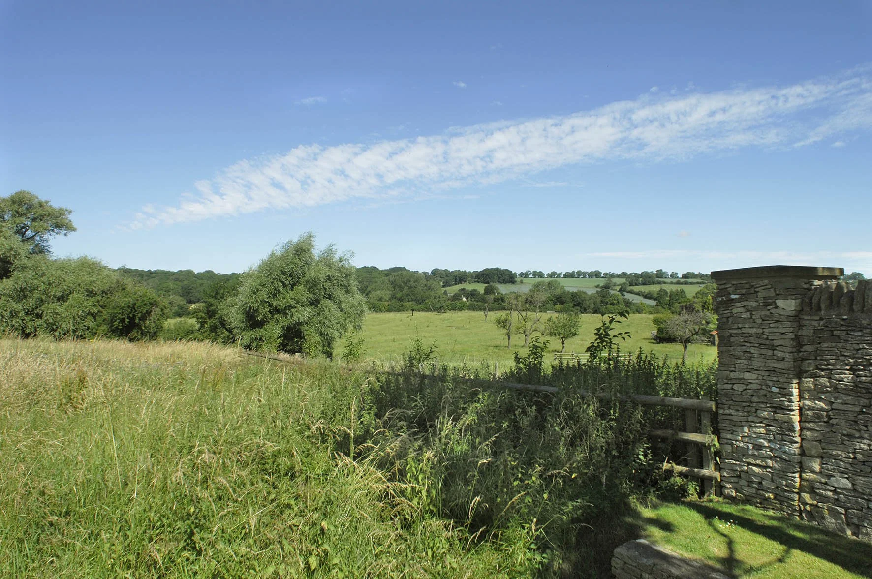meadow countryside view green cotswolds chipping campden