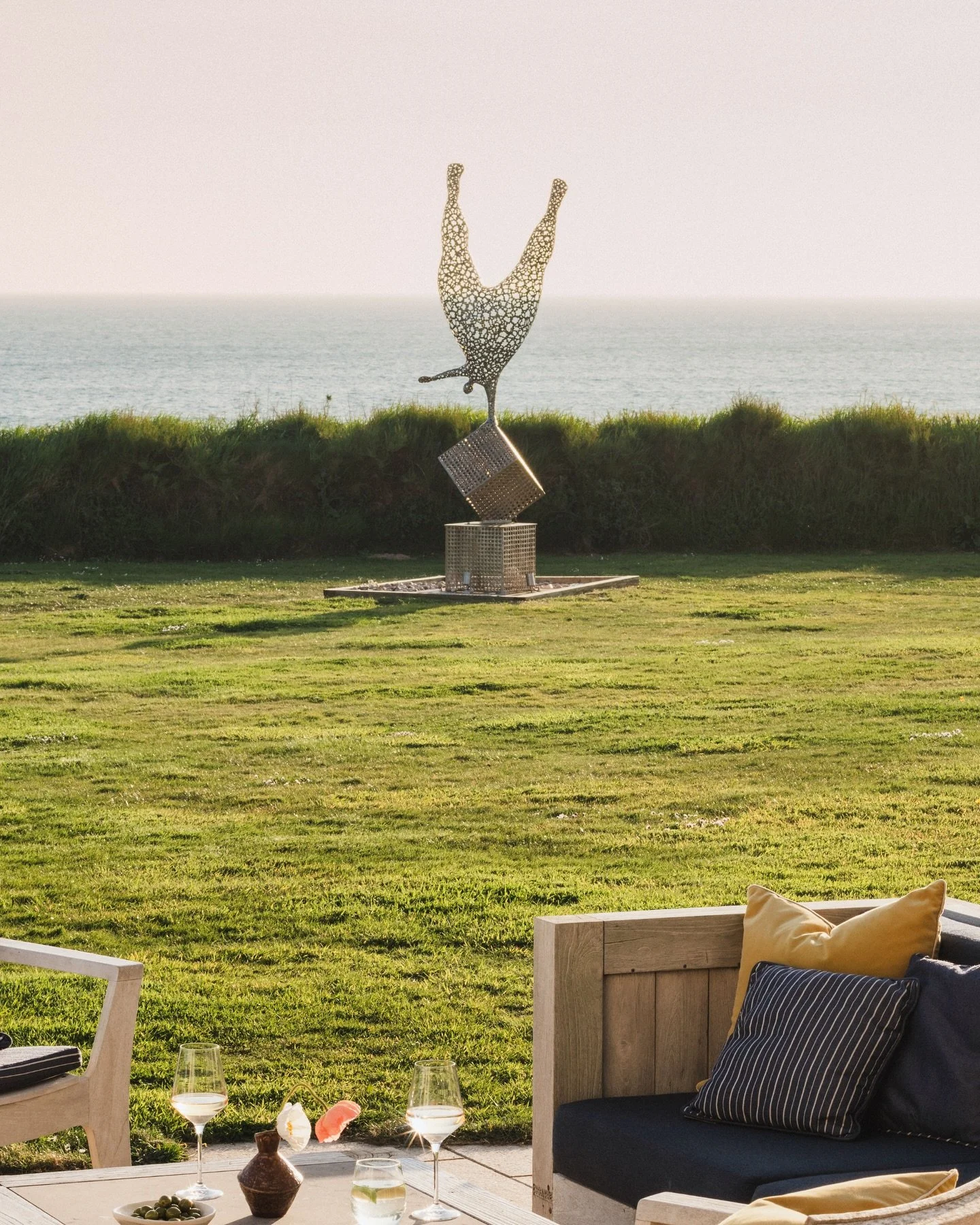 Swipe to turn the sky pink... 

Featuring our guest favourite Little Polgarron holiday home. Learn more via our link-in-bio.

#sunset #boobysbay #padstowcornwall #staycation #luxuryholidayhome