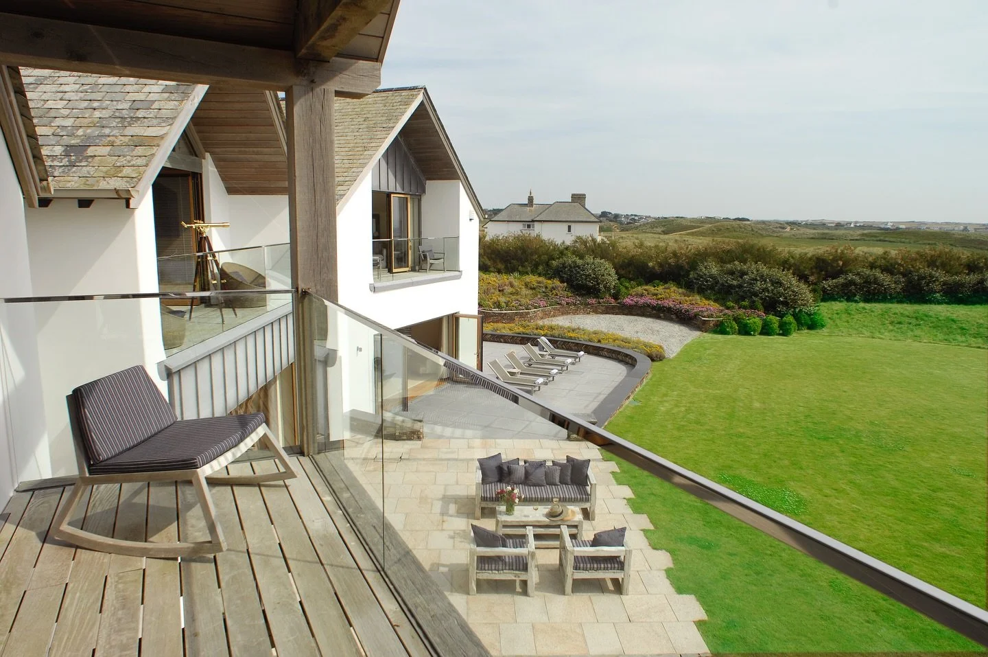 Gaze out from the balcony or the grounds onto Booby&rsquo;s Bay at our Little Polgarron holiday home. Cornwall is beautiful all year round and what better way to unwind than by the sea.

Check availability at Little Polgarron this Autumn.

#autumnres