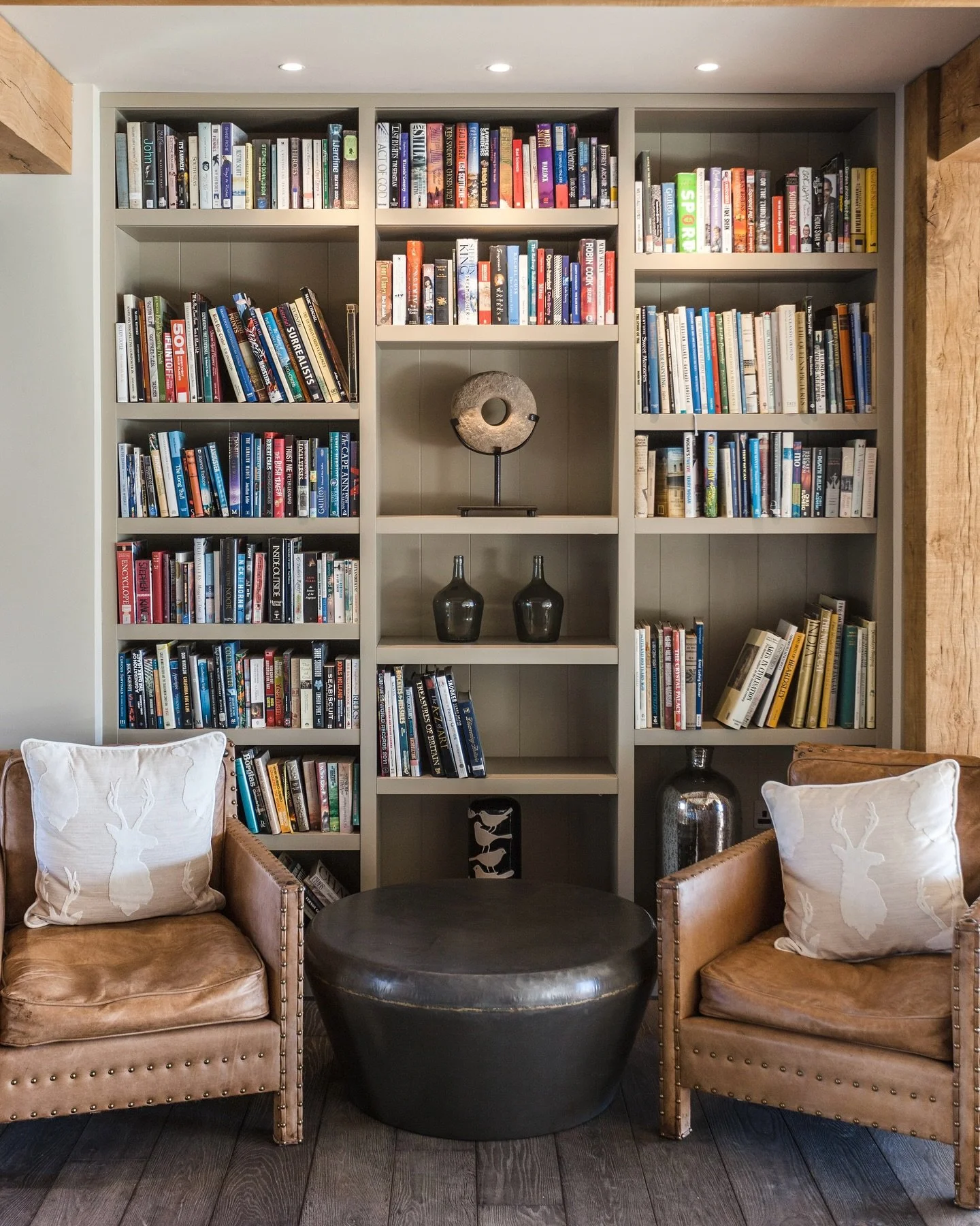 A trip away is one of the few opportunities we get the chance to finally start that book we&rsquo;ve been meaning to read for ages, sound familiar? 

Get lost in your next read among stylish surroundings at Grey Gables in Lake Windermere.

#booknook 