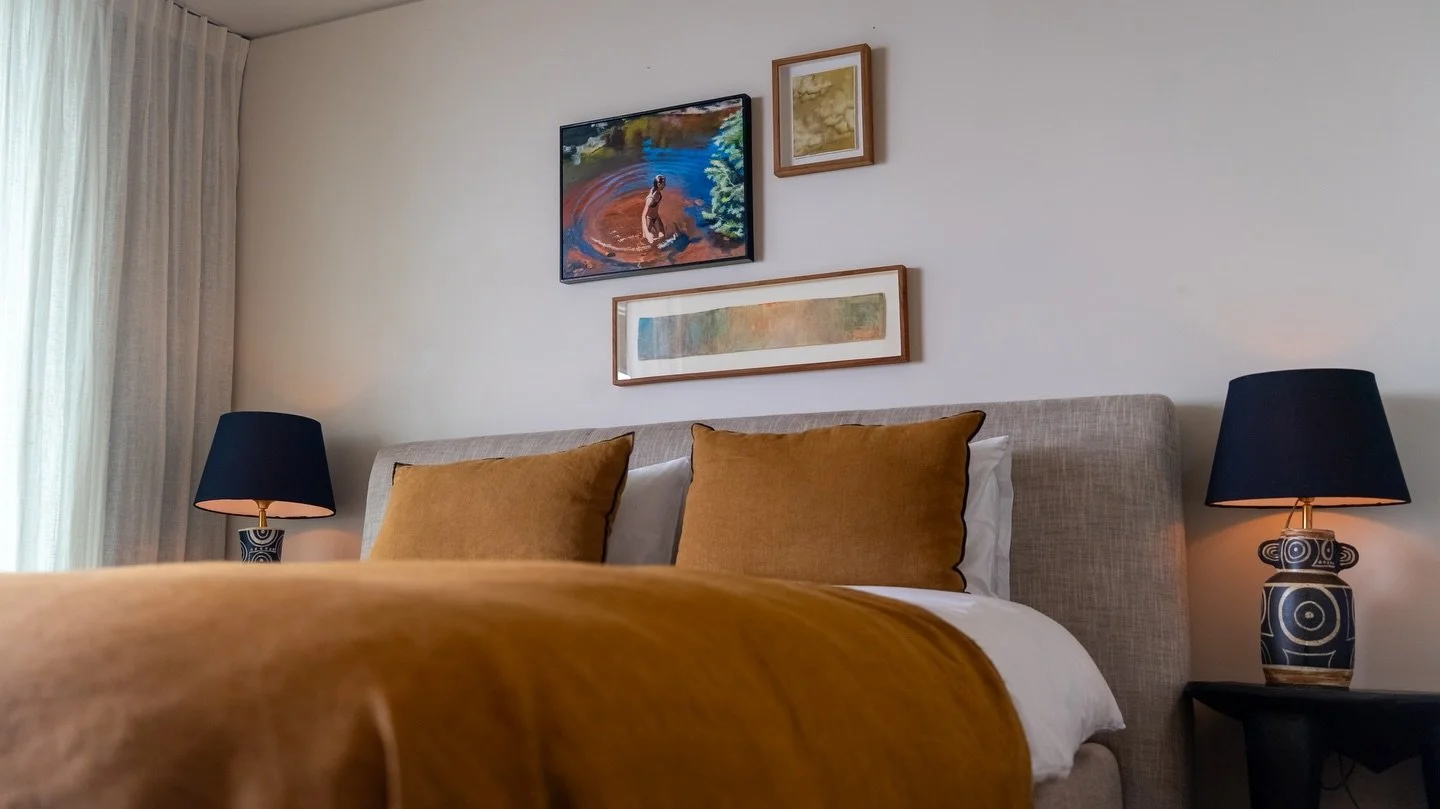 Savour the sensational setting and memorable sunsets at our Cape Town holiday home, the property boasts a breadth of luxury facilities including private garage parking. 

Situated on the doorstep of world-class restaurants, acclaimed galleries and hi