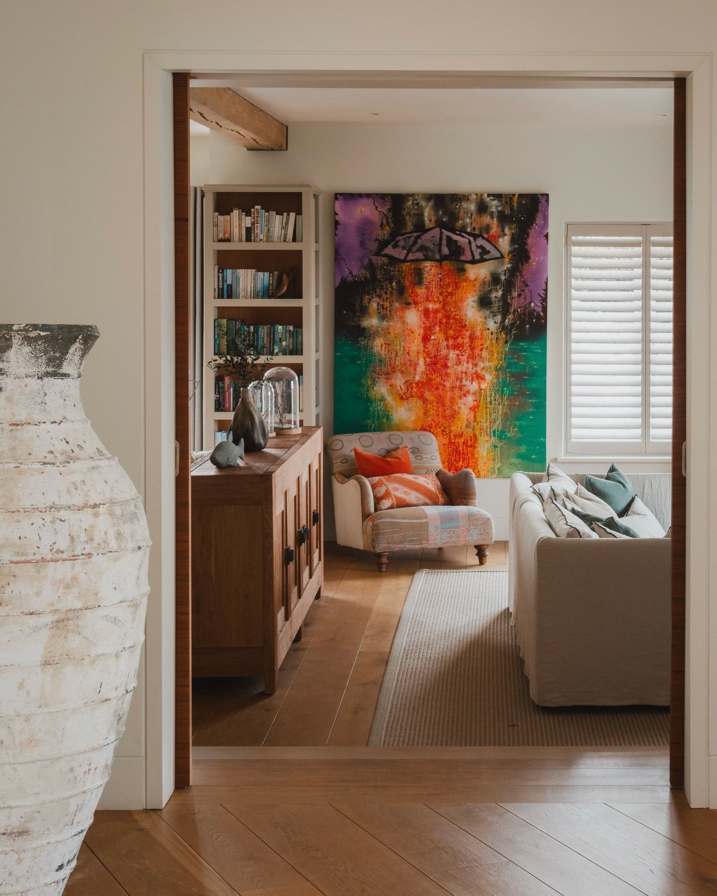 A moment to appreciate the selection of curated artwork at our Booby&rsquo;s Bay coastal retreat.

Get ready to immerse yourself in the design-led interiors and the seaside ambience at Little Polgarron. 

#cornishescape #cornishretreat #artcuration #