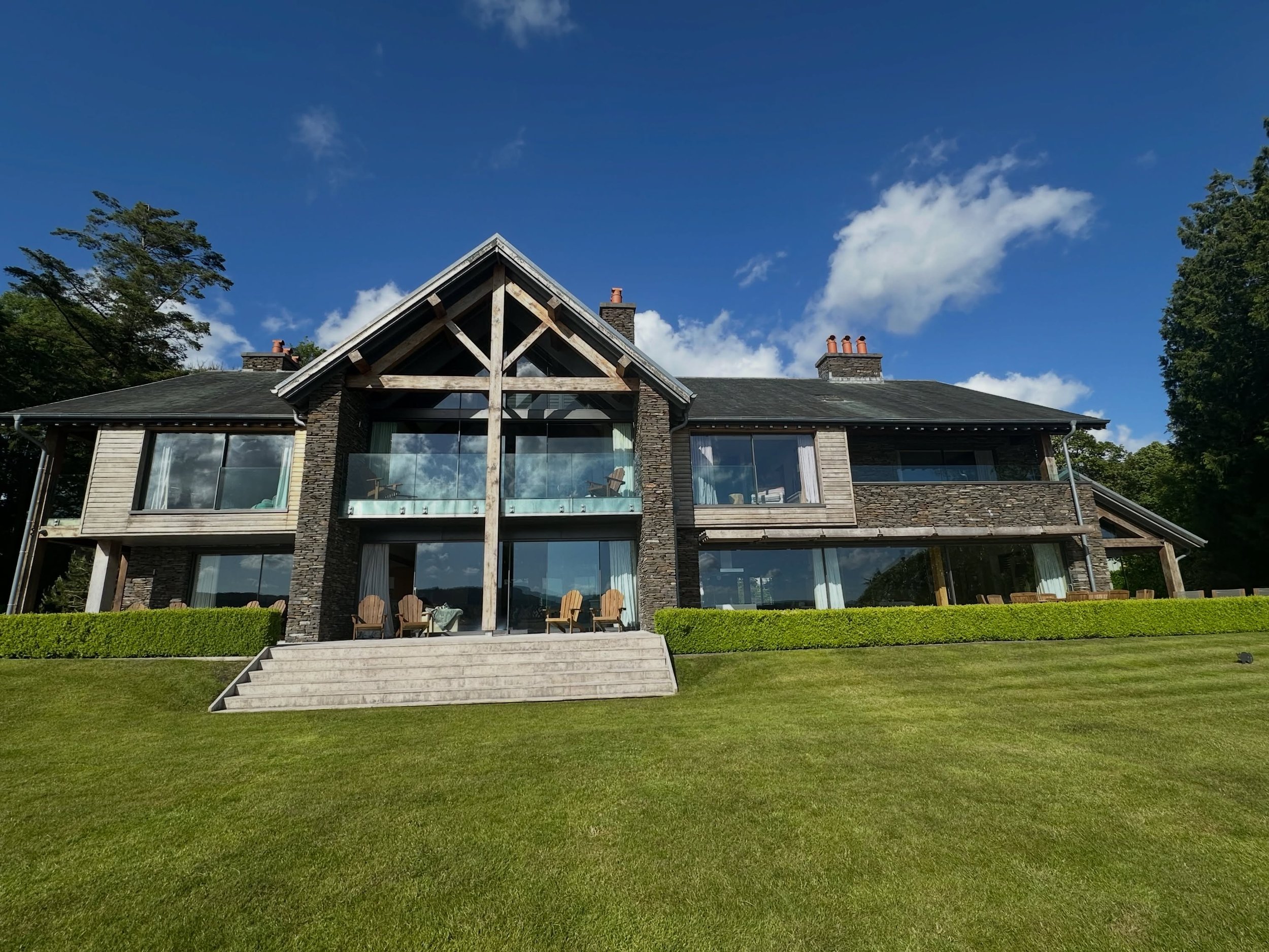 Escape to the lakes this Spring/Summer...

Learn more about Grey Gables via our link-in-bio. 

#lakewindermere #cumbria #lakesideretreat #wellnessreset #luxuryescape