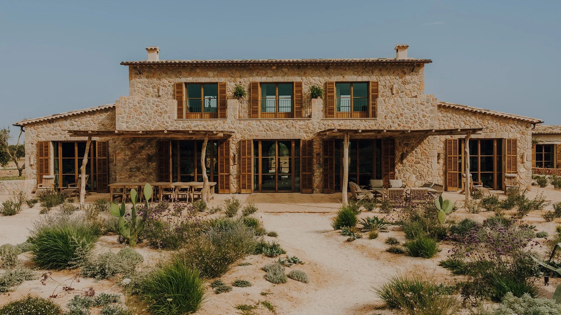 Sa Magrana is an intimate retreat, hidden within Mallorca’s tranquil interior. This exceptional private estate offers complete seclusion in one of the island's most peaceful settings, close to vineyards and sleepy hamlets.