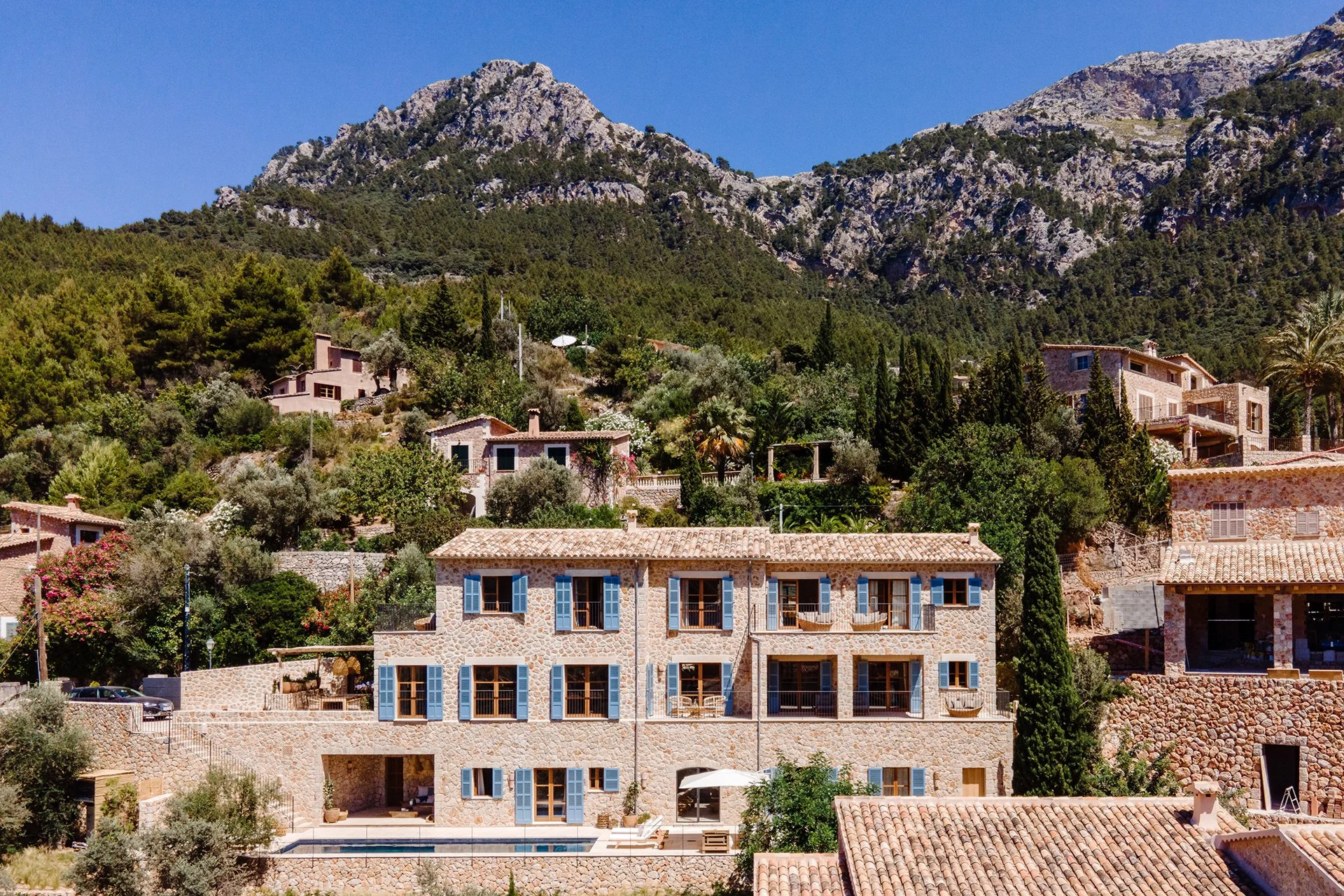 The house’s fresh sun-bleached walls with warm earthy hues and spacious open-plan areas are brimming with natural light, exquisite Spanish art and bespoke furniture.