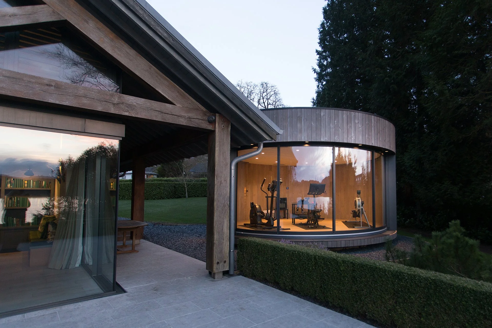 A private lumipod gym, equipped with Peloton bike, cross trainer, rower and free weights with Lake views, provides a serene space for fitness and relaxation. Book your wellness reset in the lakes with Simon Escapes. 