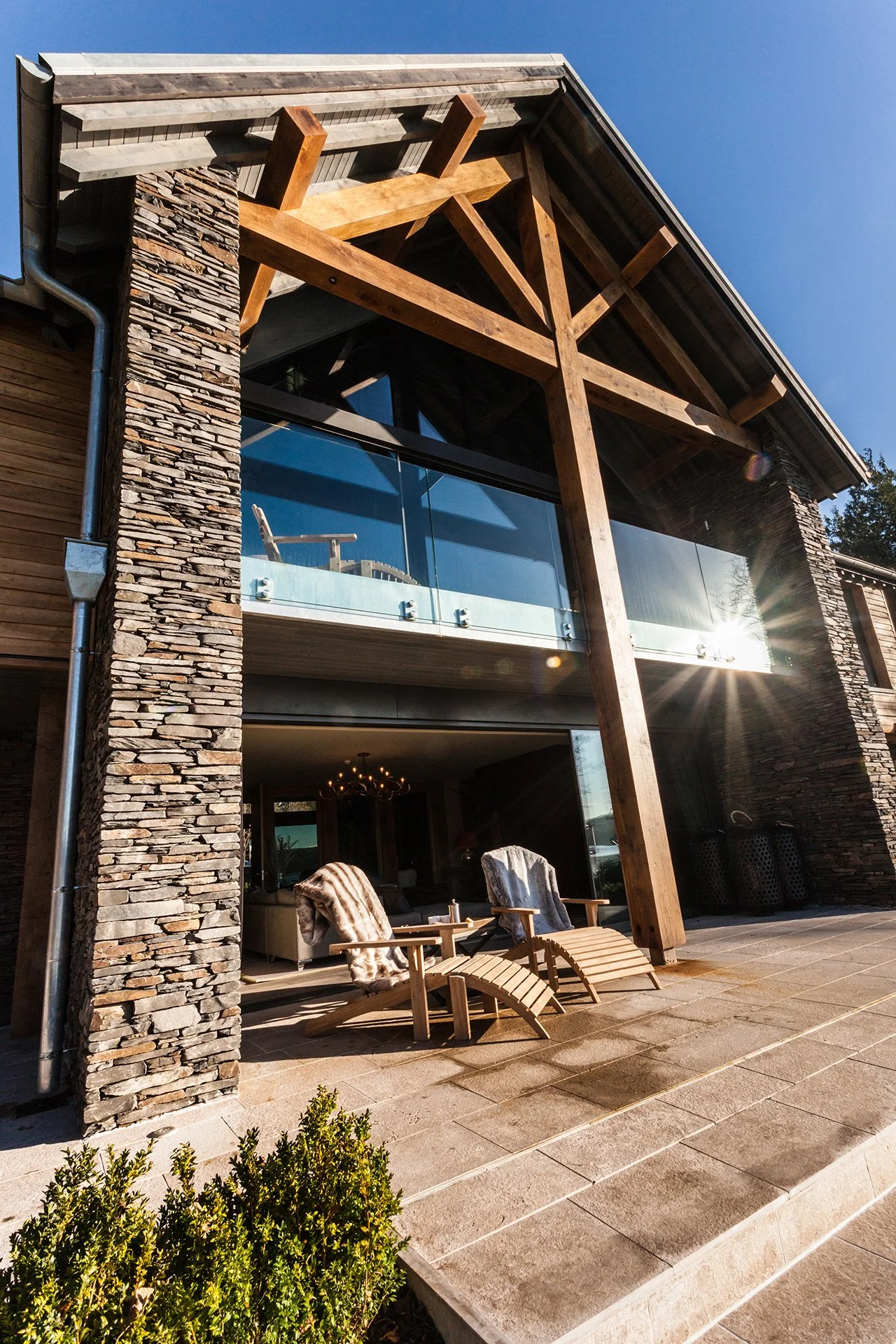 Outside, there's a generous terrace for dining and relaxing, the gardens and a jetty where you can tie up a boat or kayak, enjoying direct access to Lake Windermere. Escape to Grey Gables with Simon Escapes. 