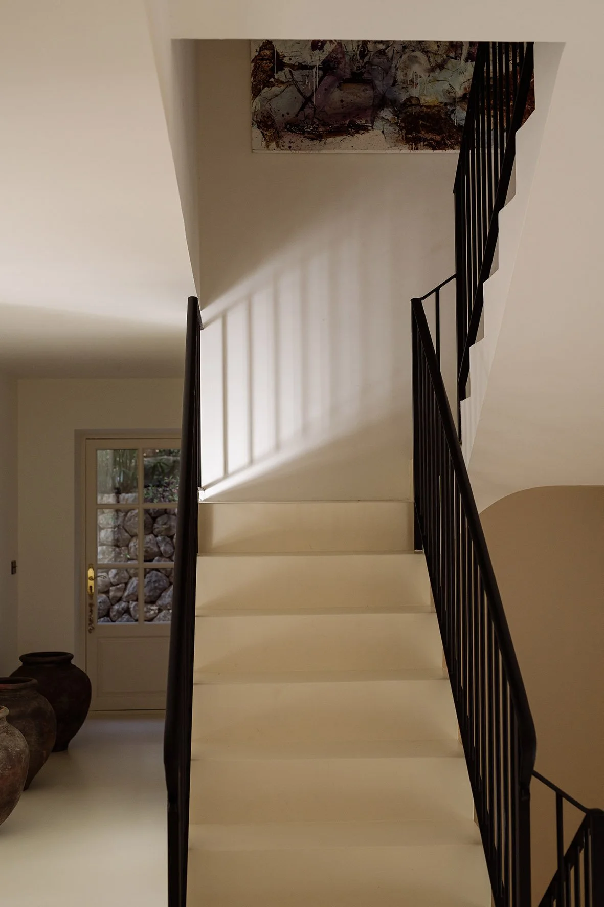 staircase cream carpet black