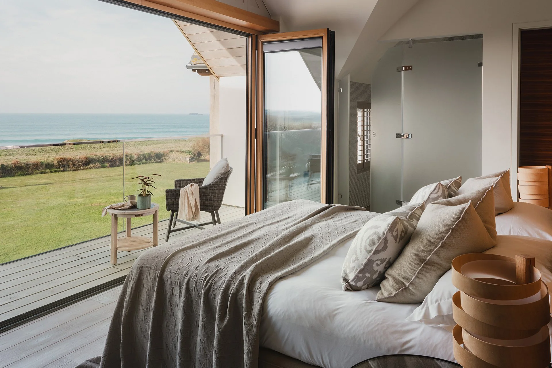 Little Polgarron is a ten-minute drive from Padstow, between the Trevose Head golf course to the rear and Booby’s Bay to the front.
Booby’s Bay is 285 miles from London.
