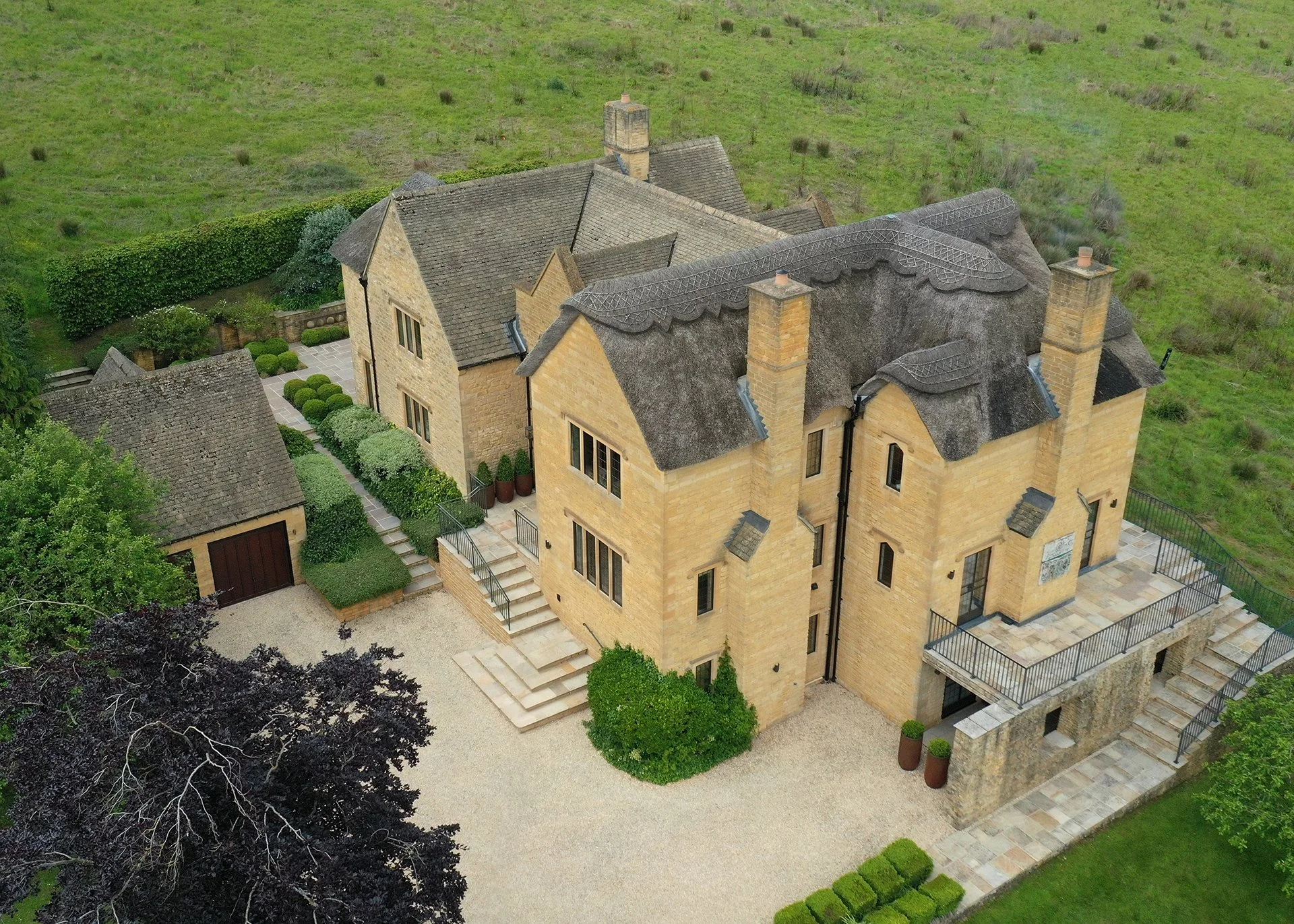 Elkstones is an elegant, thatched house in The Cotswolds, just a short walk from the picturesque town of Chipping Campden in Gloucestershire.