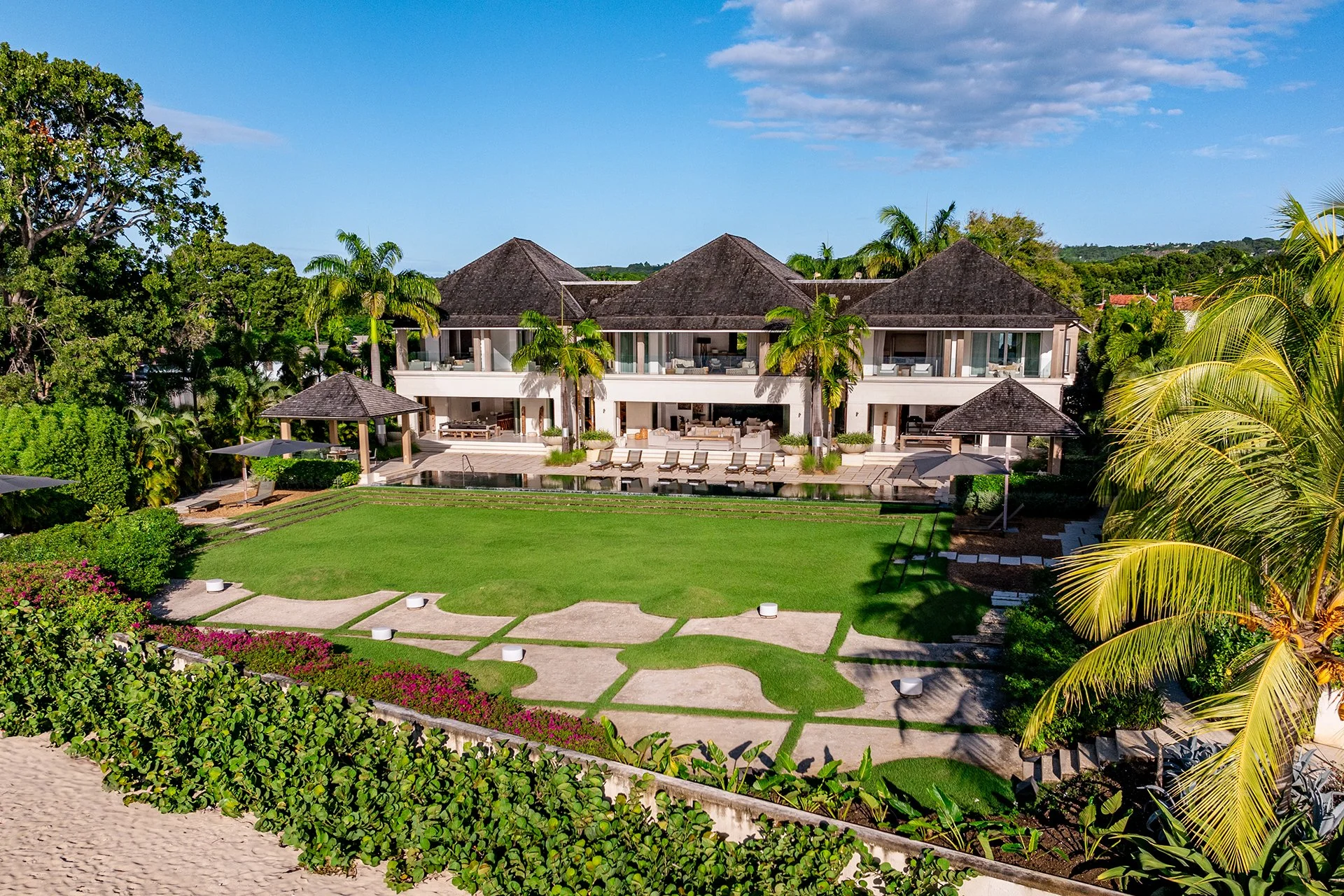 Godings Beach House is in the parish of St. Peter on the West Coast of Barbados, a region called the Platinum Coast due to its sparkling waters and beautiful beaches.