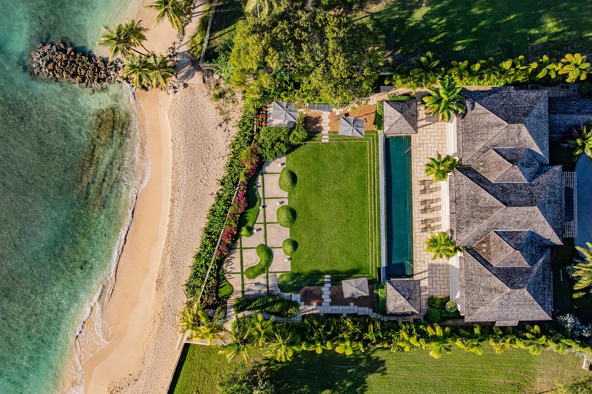 Situated on the prestigious Platinum Coast of Barbados, in the parish of St. Peter, Godings Beach House is a true beachfront property, offering the ultimate in contemporary luxury.