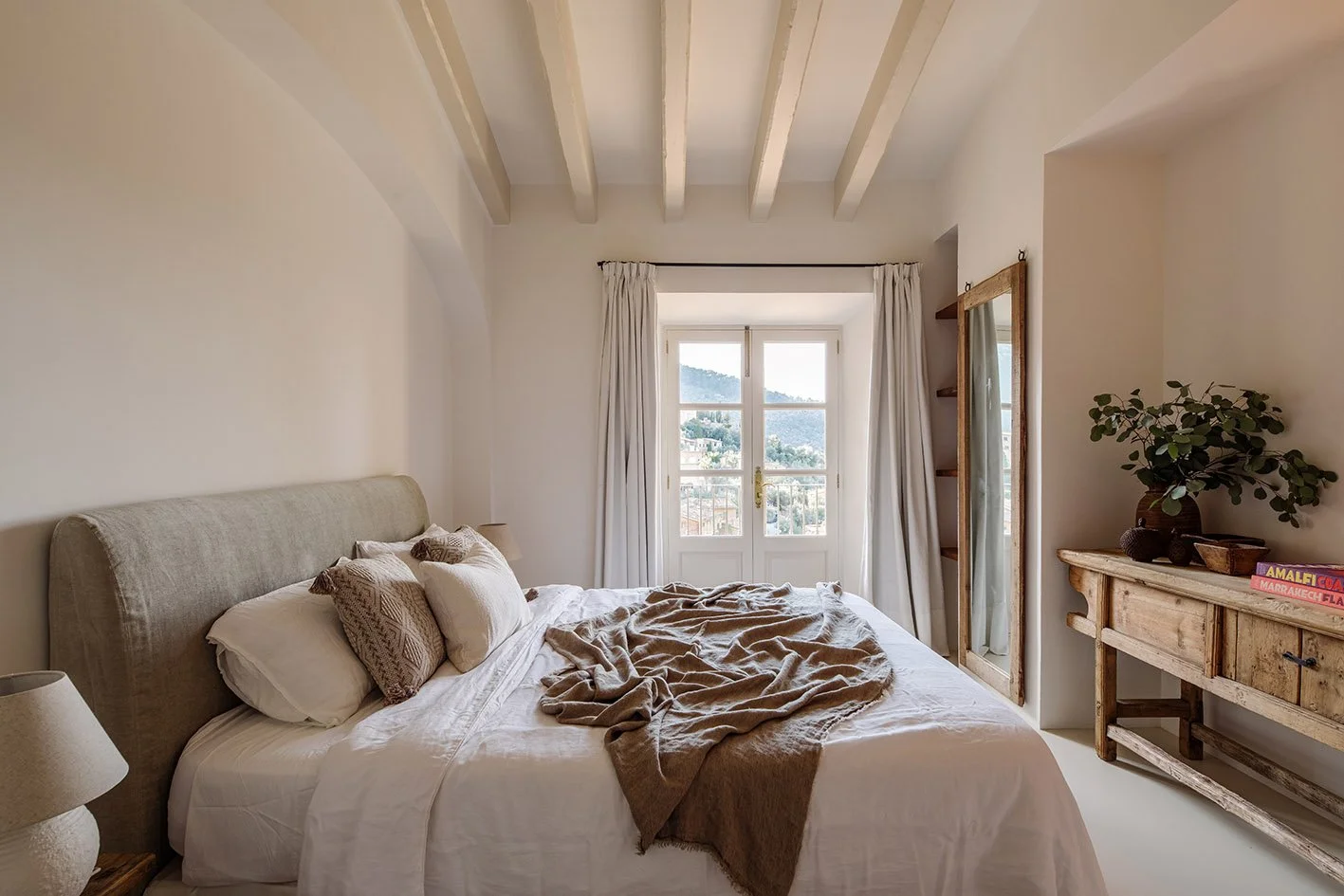 bedroom white