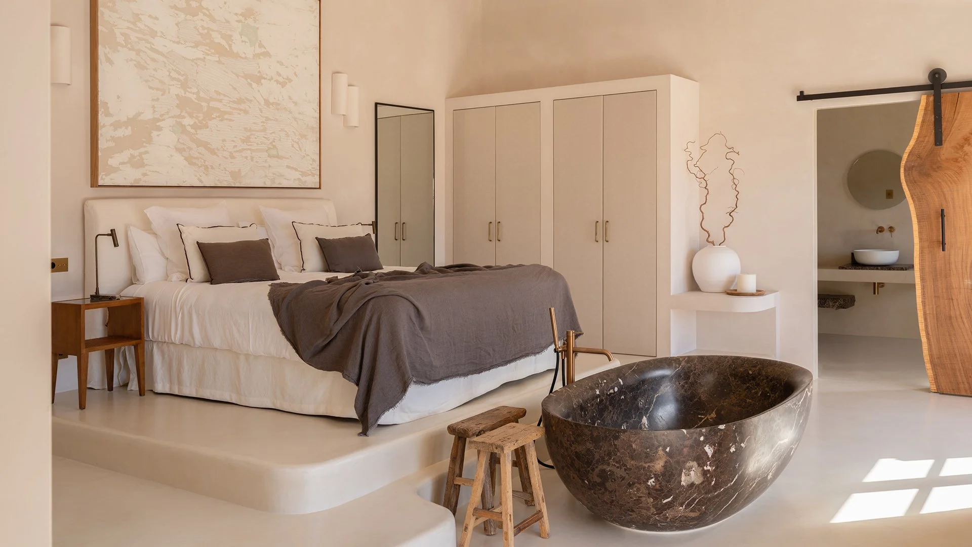 All bedrooms have fabulous mountain and village views with en-suite stone, slate and marble shower rooms. The Master bedroom, located on the first floor, has both a free-standing bath and separate shower. Sa Milana is a must-visit luxury villa. 