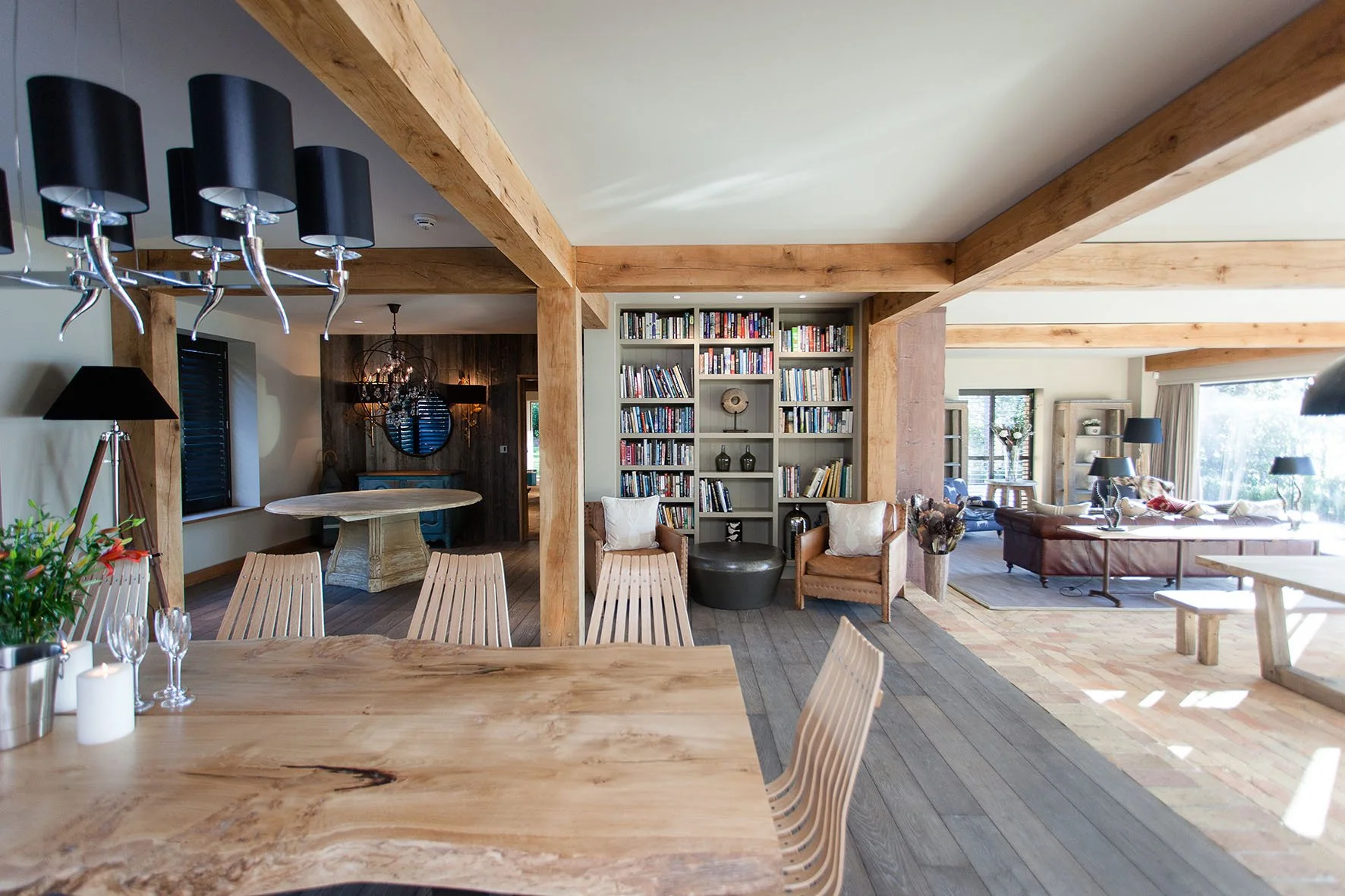 dining table bookshelves oak beams