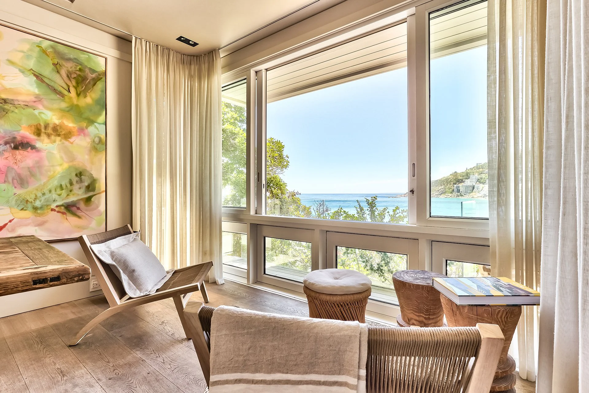 Gloriously private, yet just steps from one of South Africa’s most fashionable beaches, 75, 4th Beach, is a perfectly positioned beach house to access everything Cape Town has to offer including brilliant outdoor activities, from fishing to wine tour